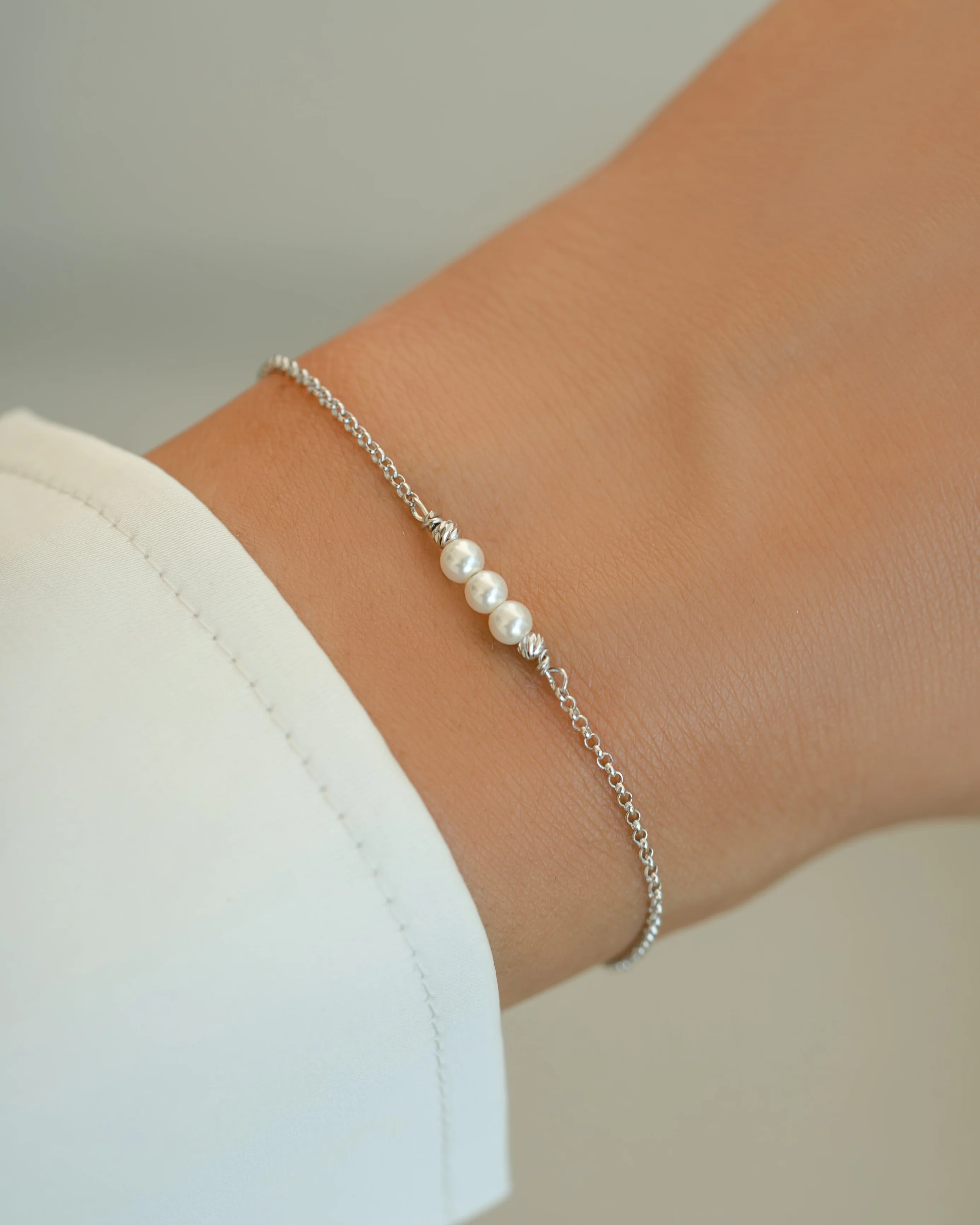 3 Pearl Bracelet - Image 4