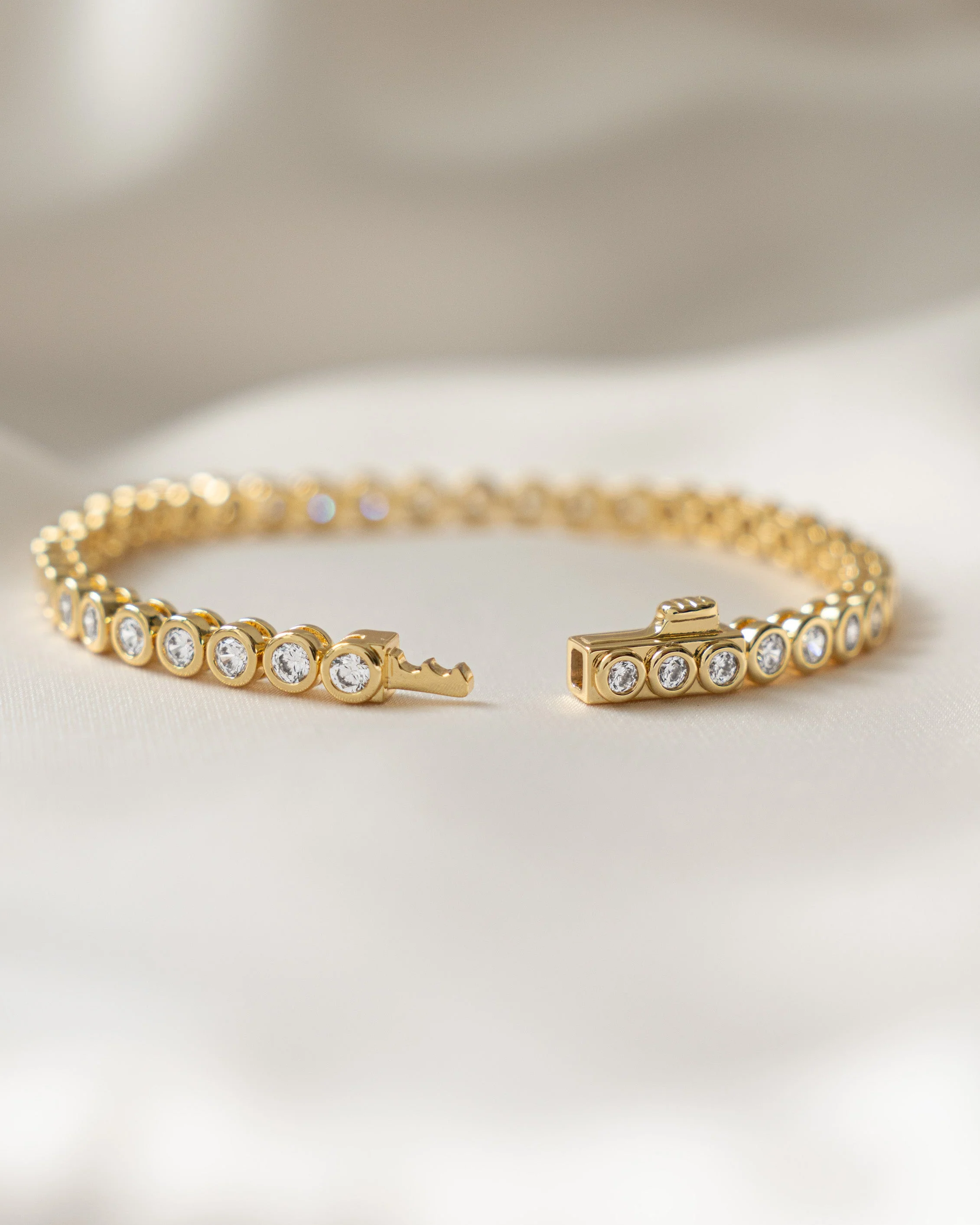 3mm Round Bezel Tennis Bracelet - Image 5