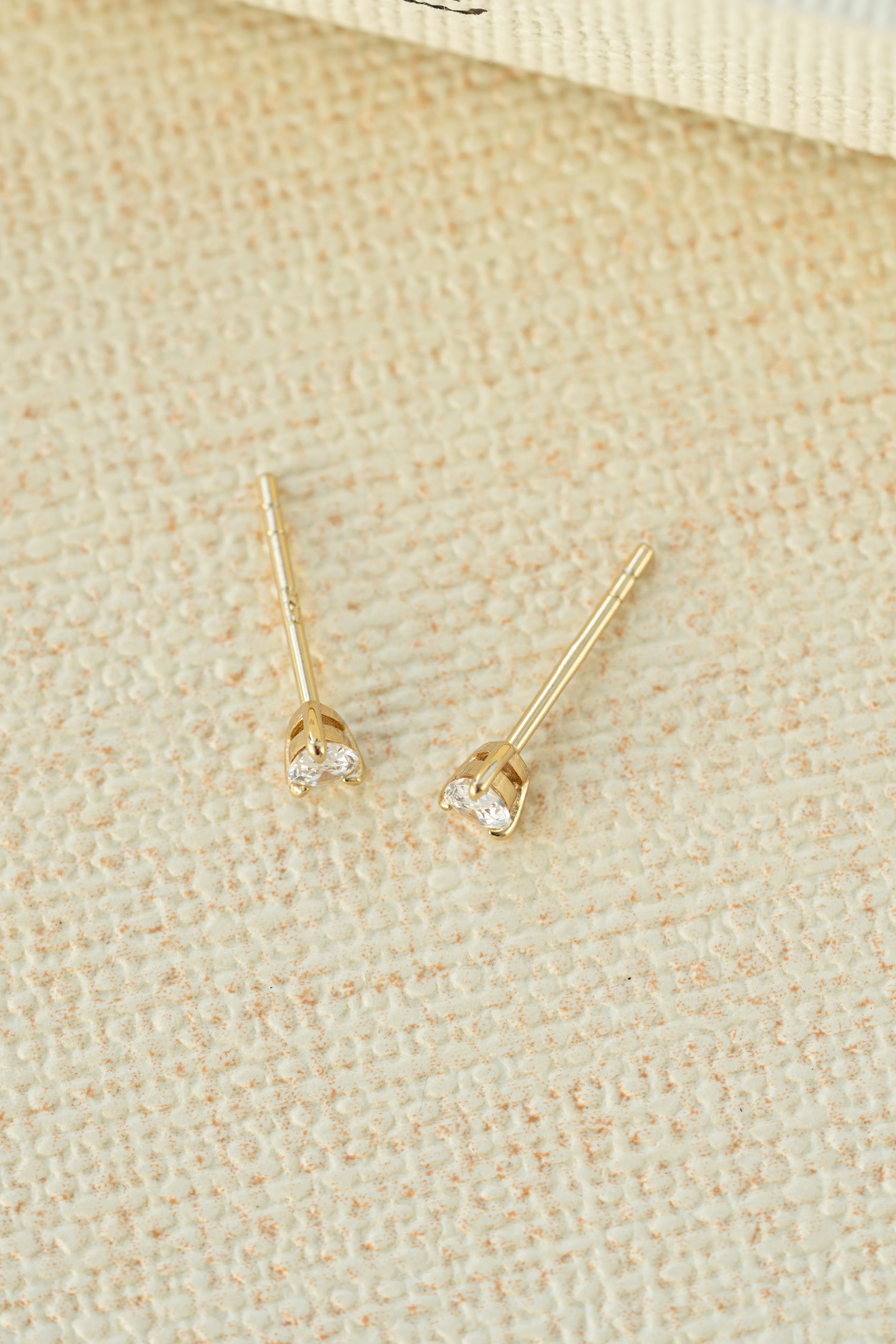 3x4mm Pear Studs - Image 9
