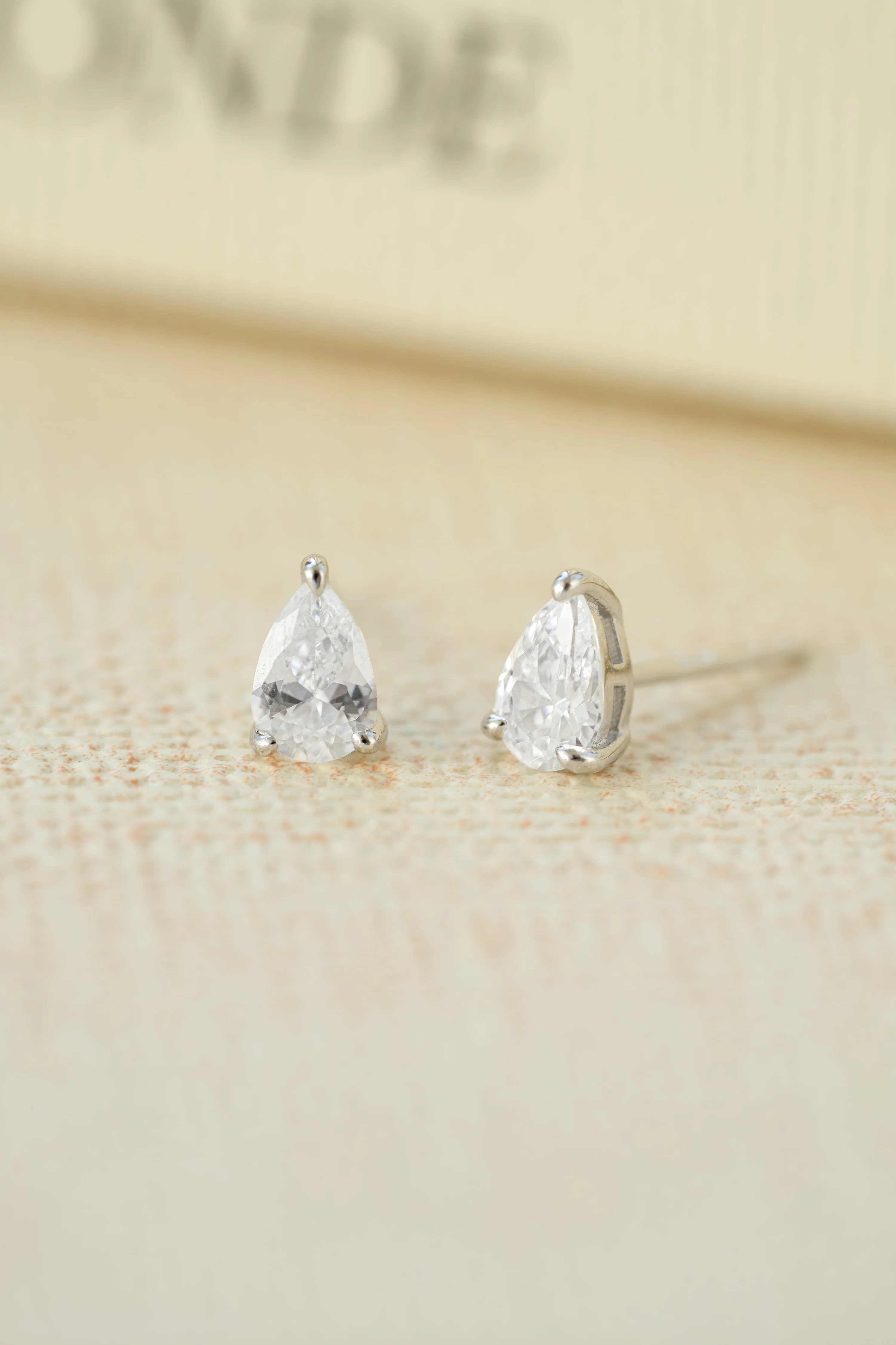 4x6mm Pear Studs - Image 4