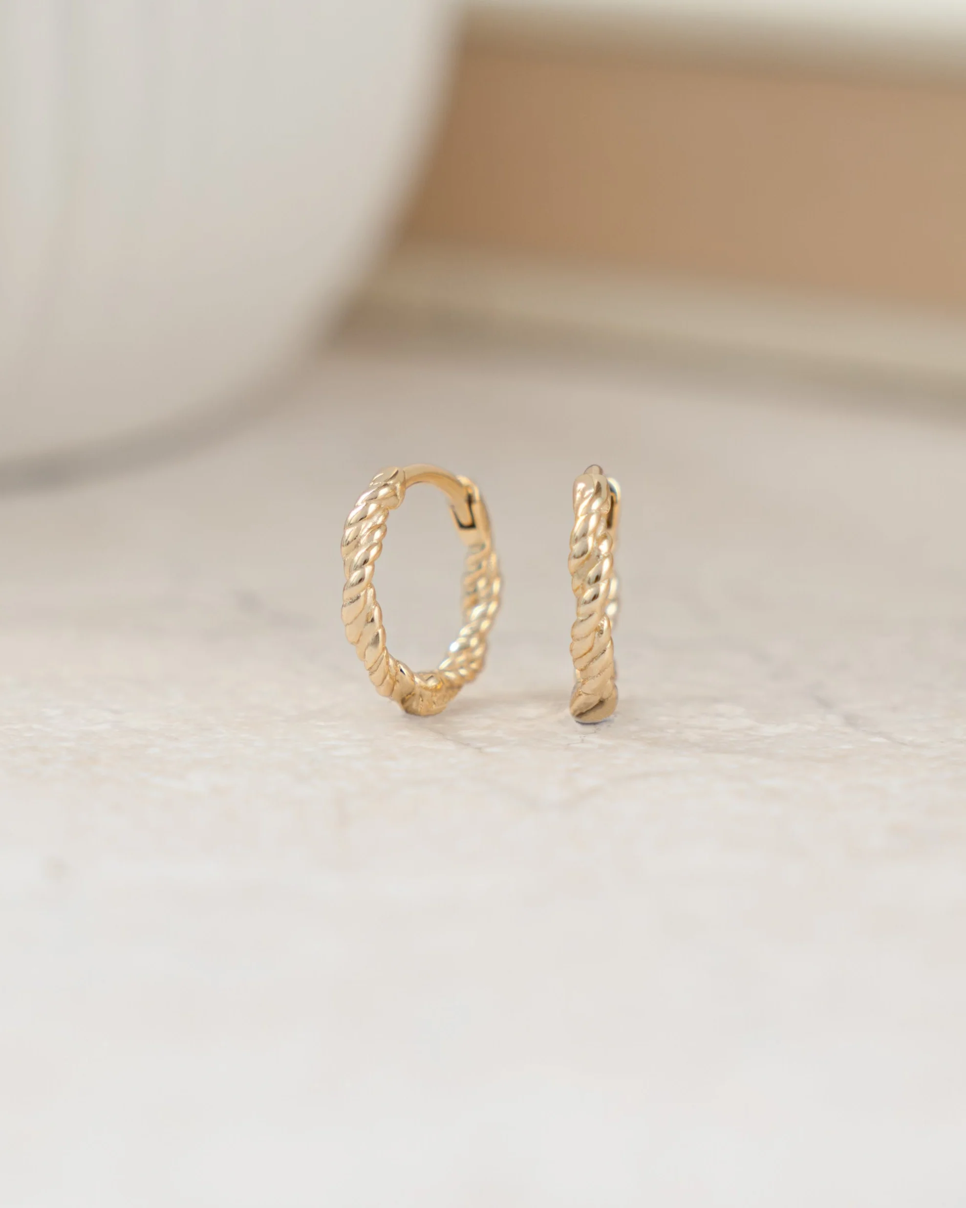 8mm Spiral Huggie - Image 5