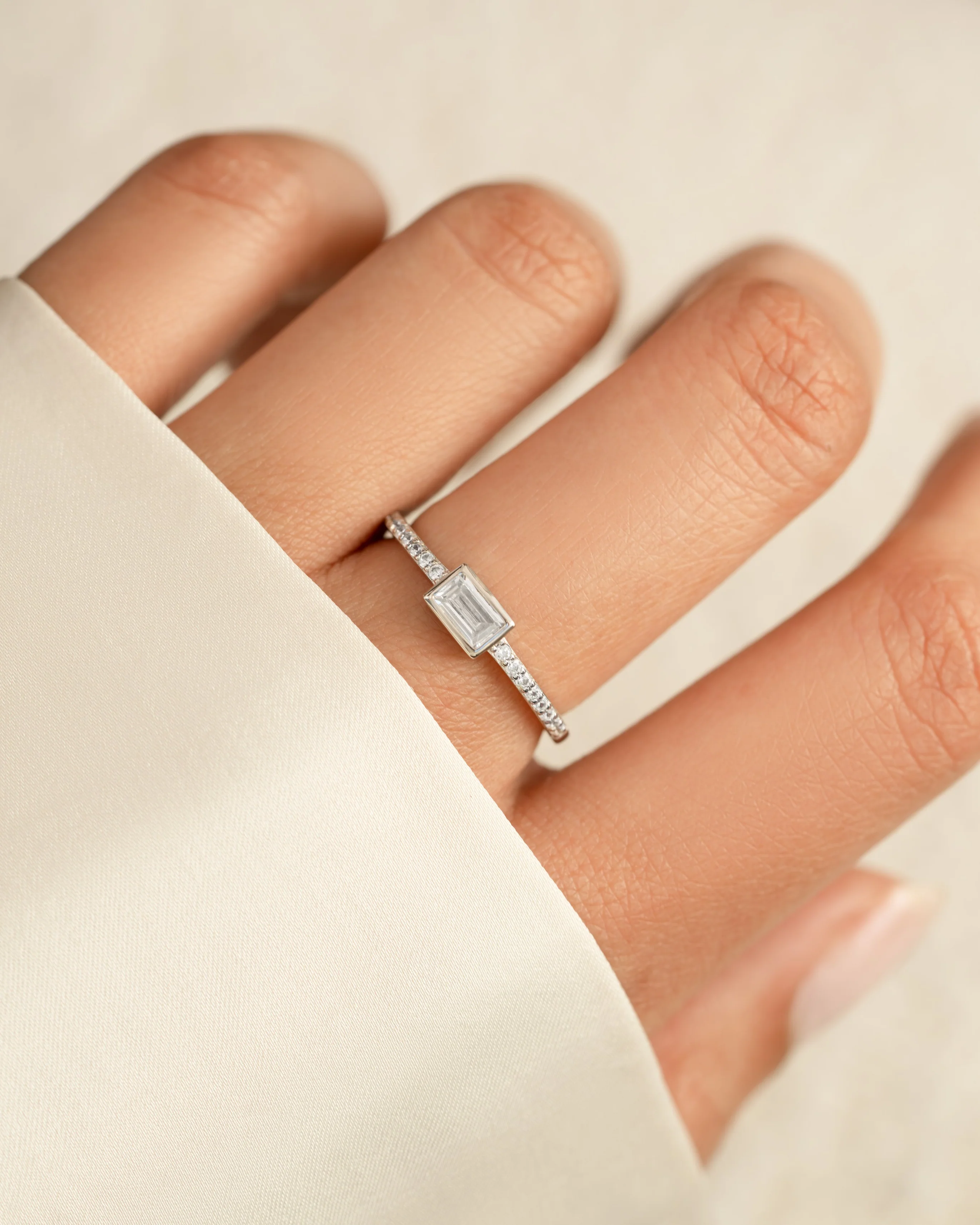 Baguette Ring w Pavé Band - Image 4