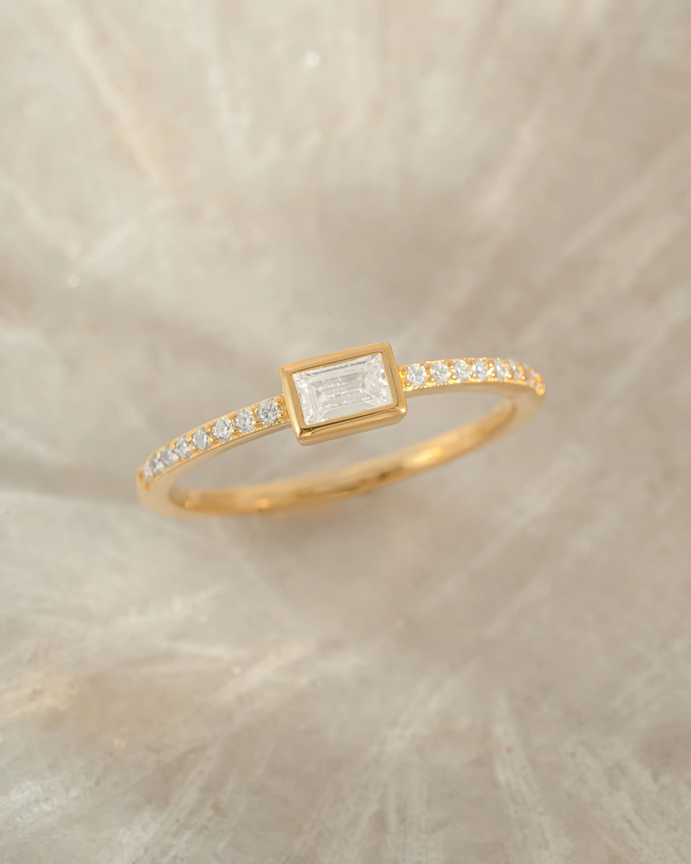 Baguette Ring w Pavé Band - Image 7