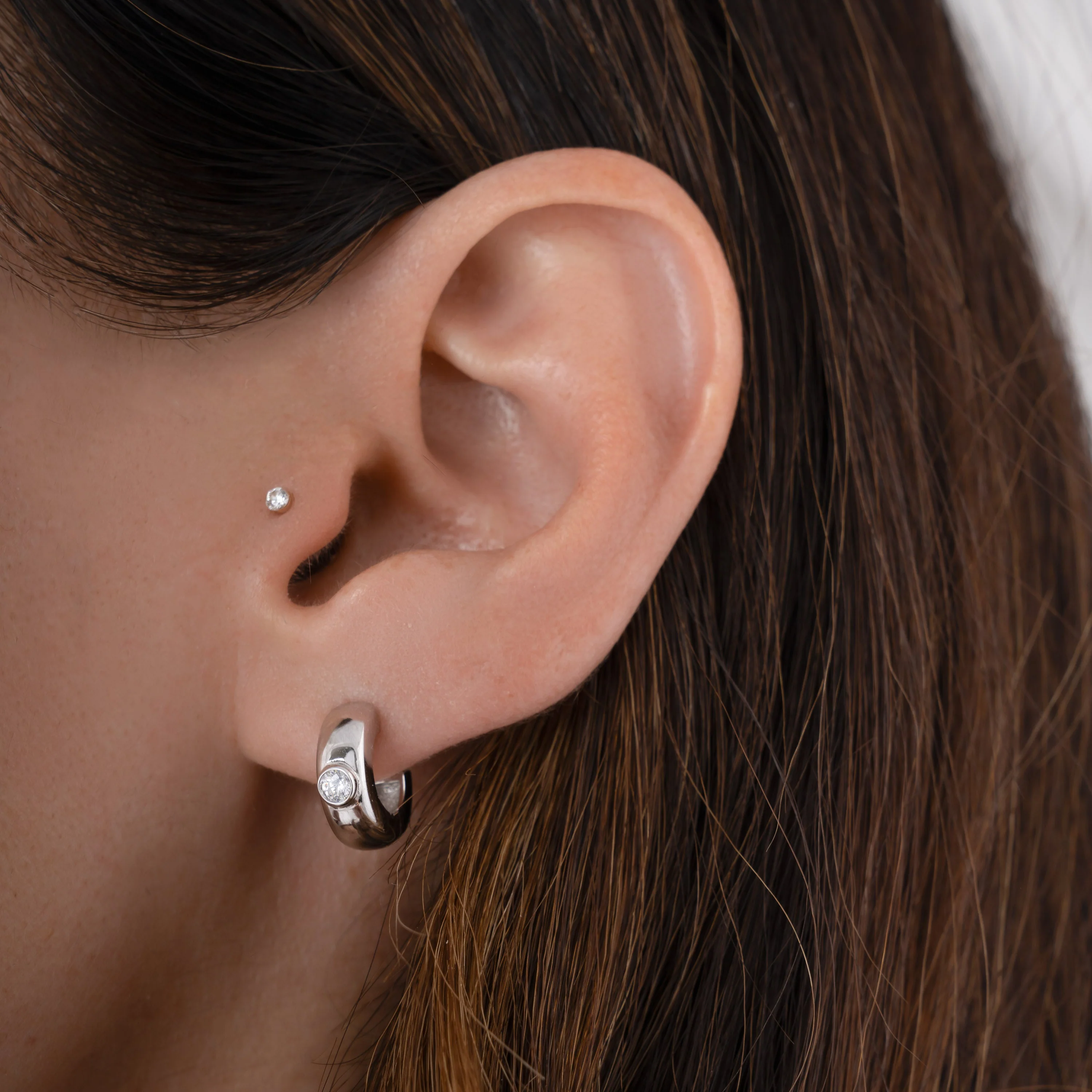 Bezeled Chunky Hoop Earrings - Image 4