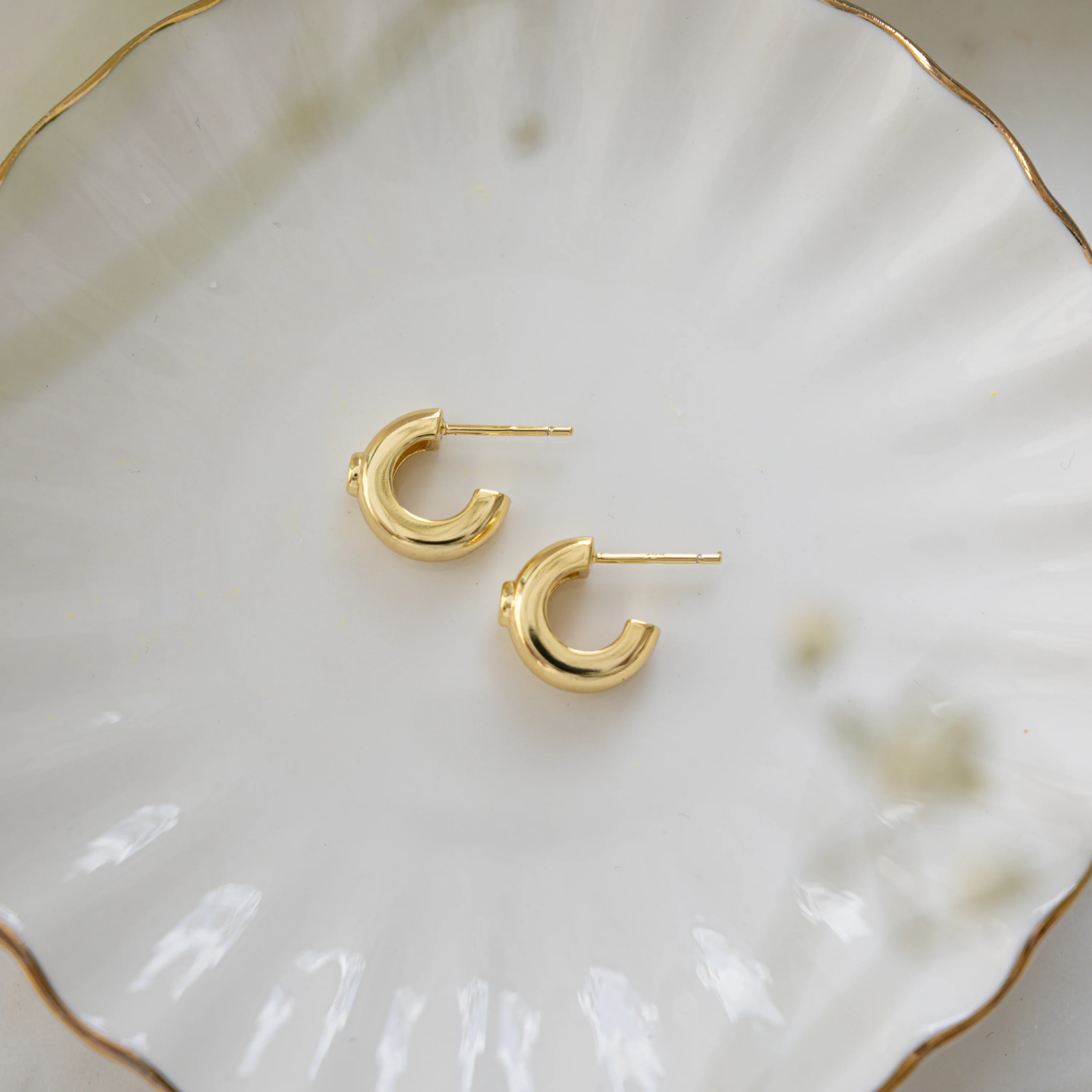 Bezeled Chunky Hoop Earrings - Image 7
