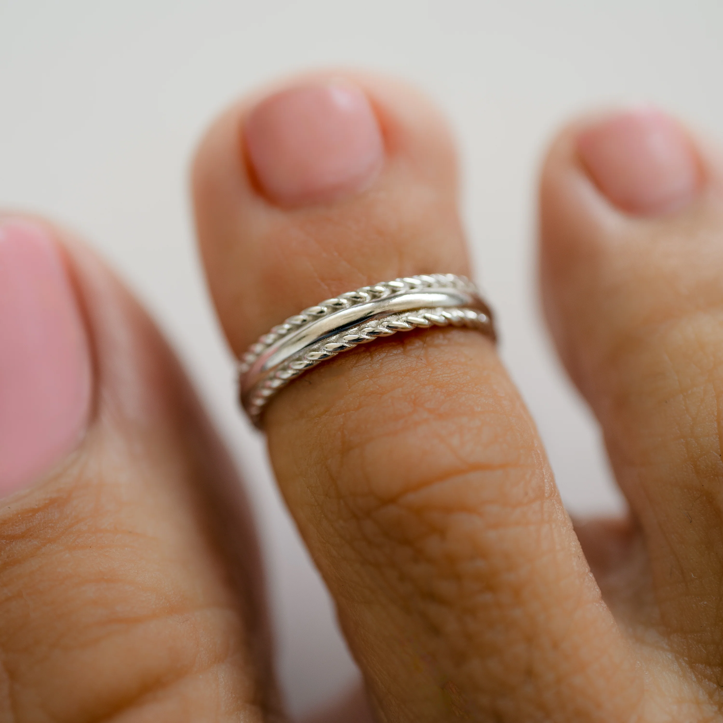 Camila Toe Ring - Image 4