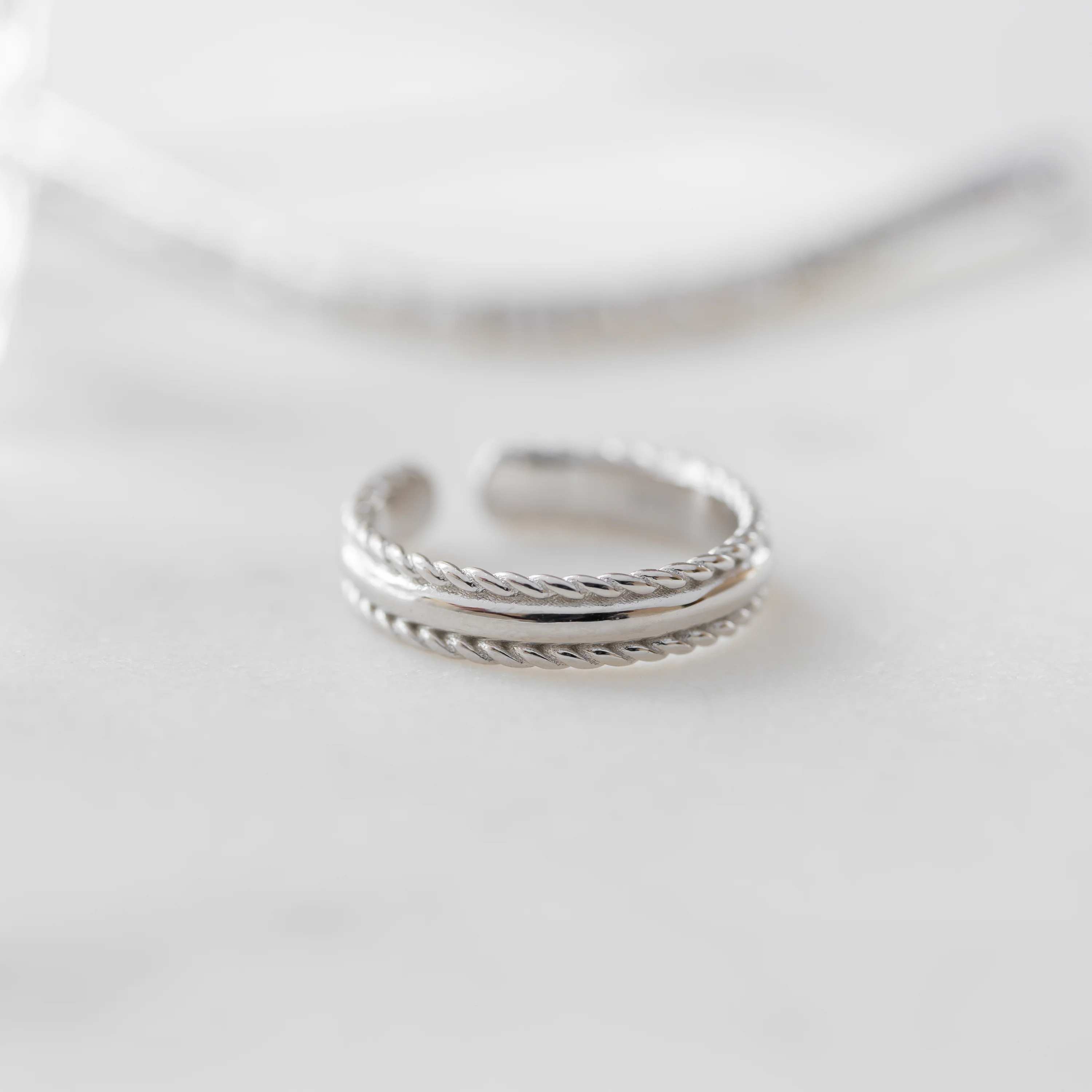 Camila Toe Ring - Image 8