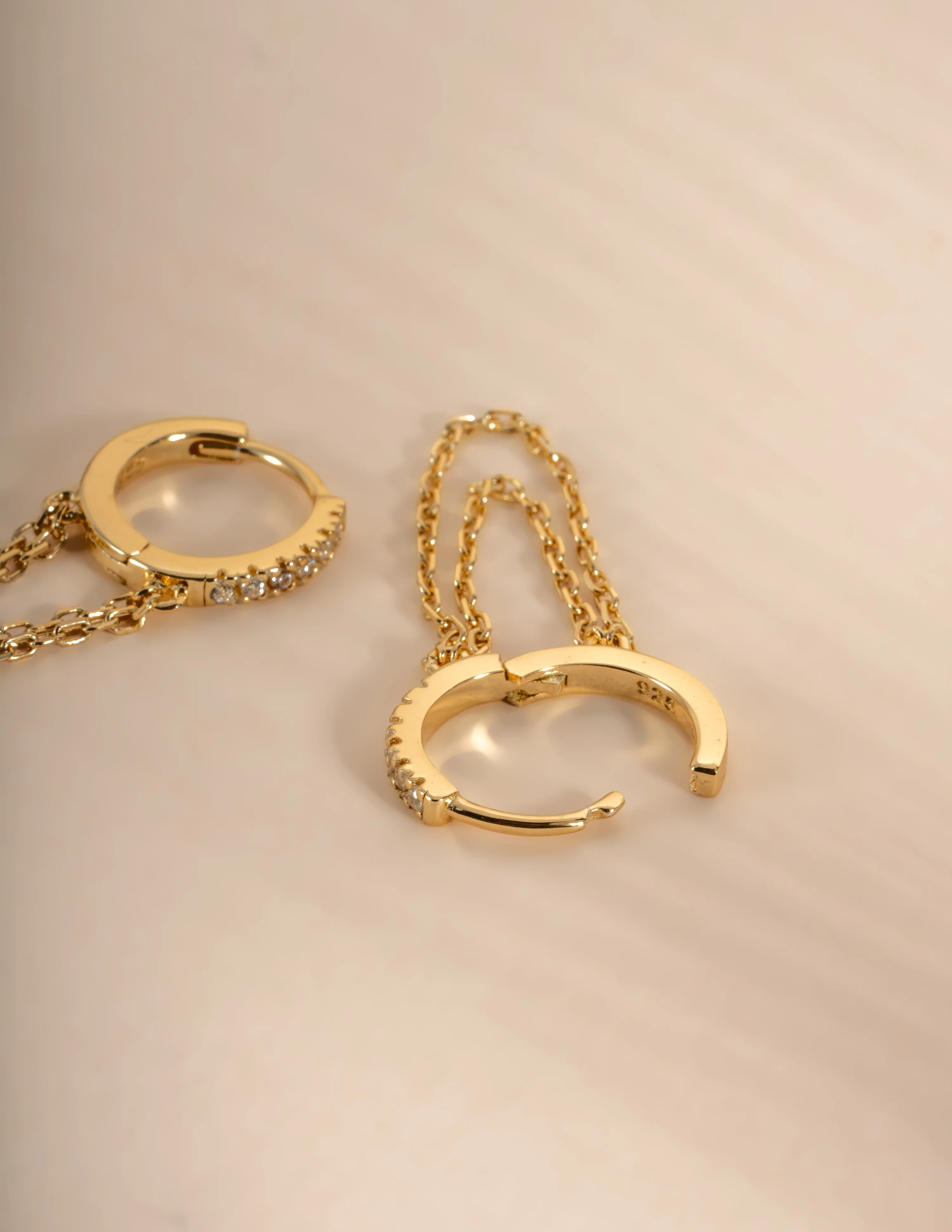 Chain Link Huggies - Image 5