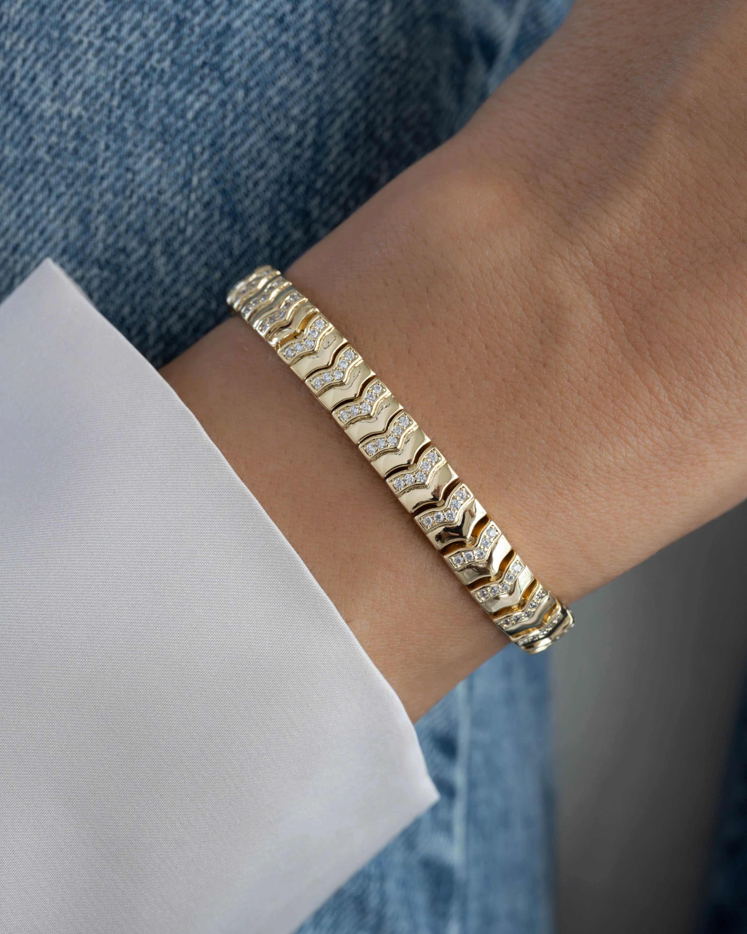 Chevron Chain Bracelet - Image 2