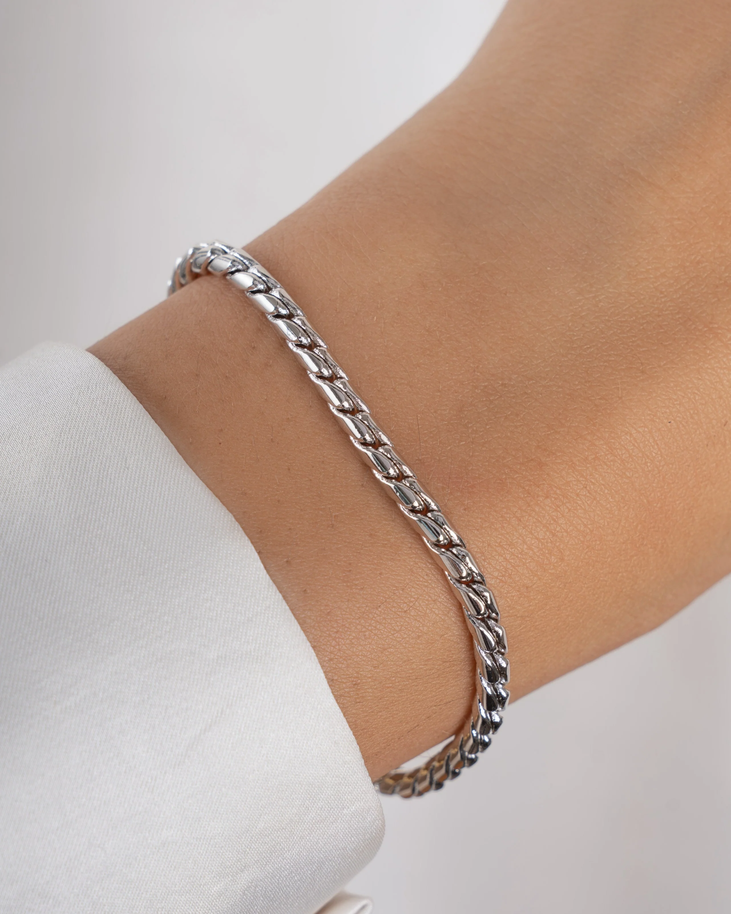 Chunky Chain Bracelet - Image 4