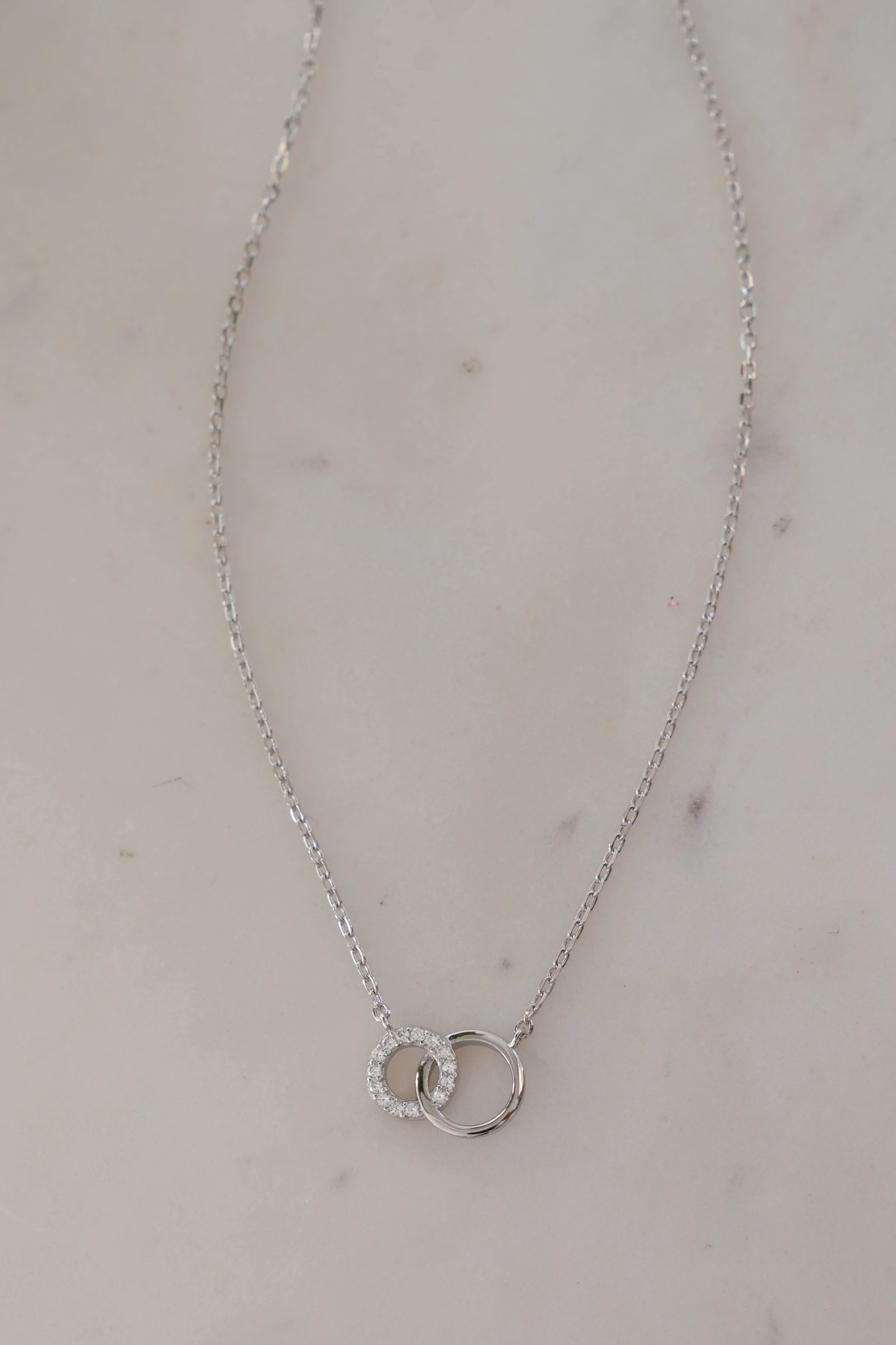 Circle Link Necklace - Image 3