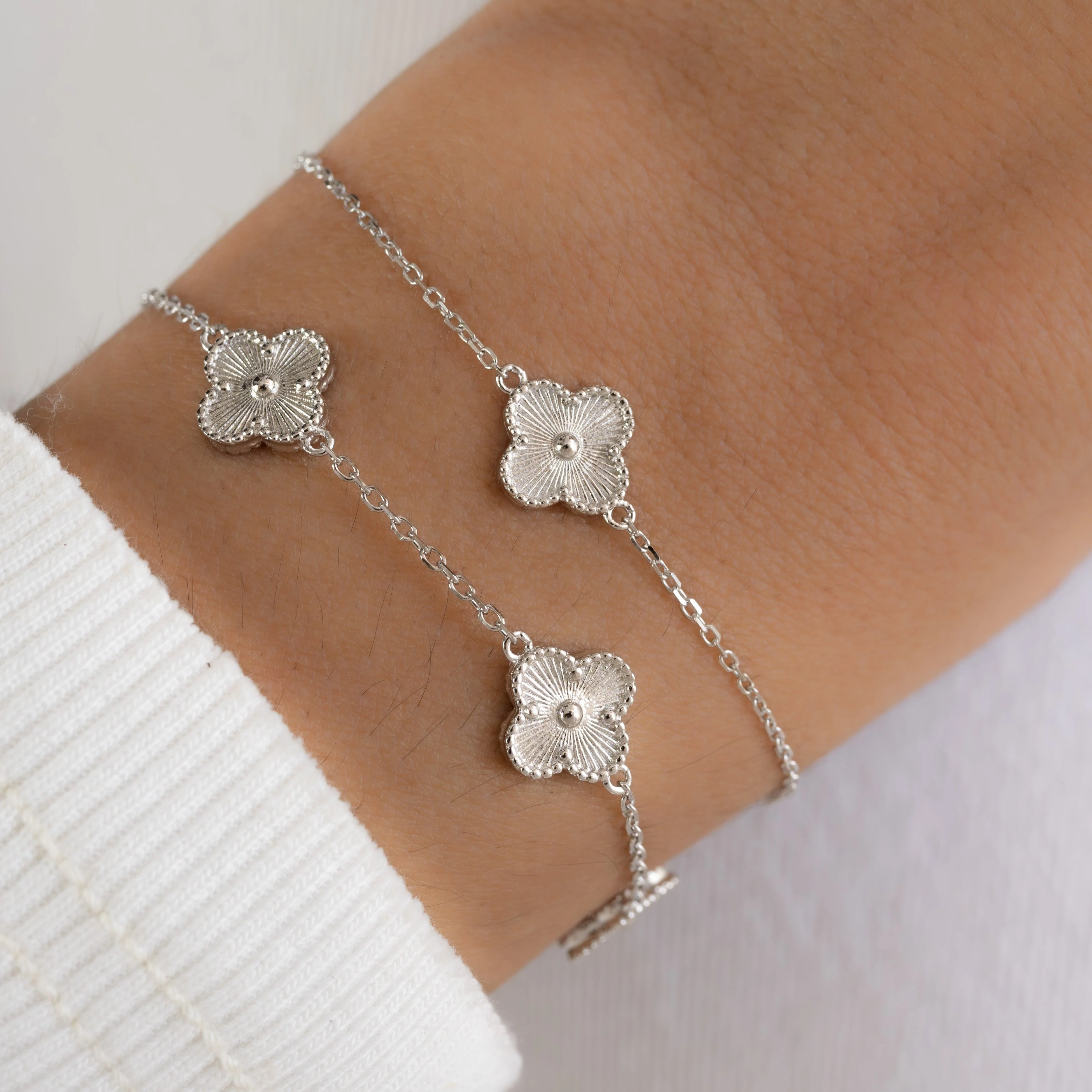 Dahlia Single Four Leaf Clover Bracelet - Image 5