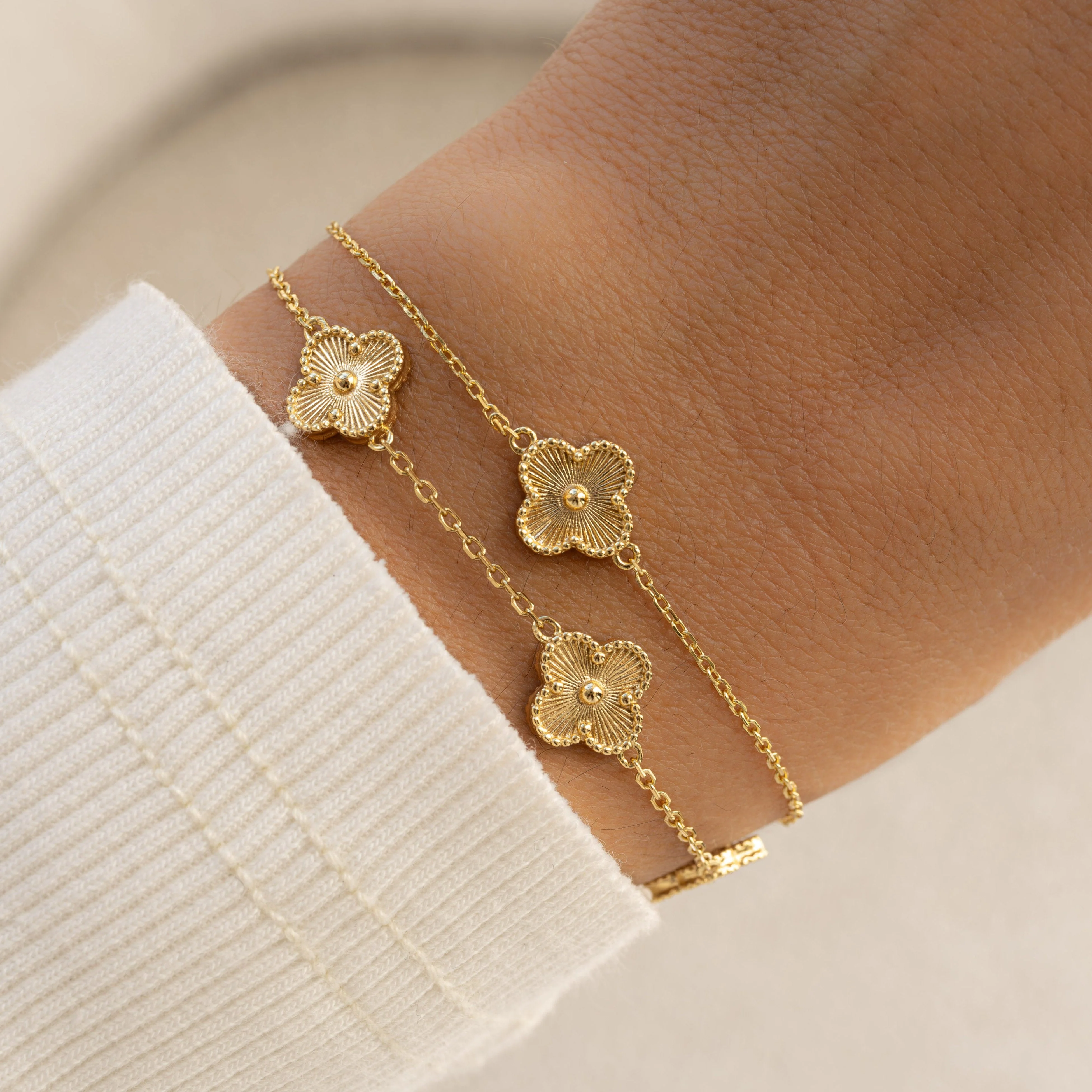 Dahlia Single Four Leaf Clover Bracelet - Image 6