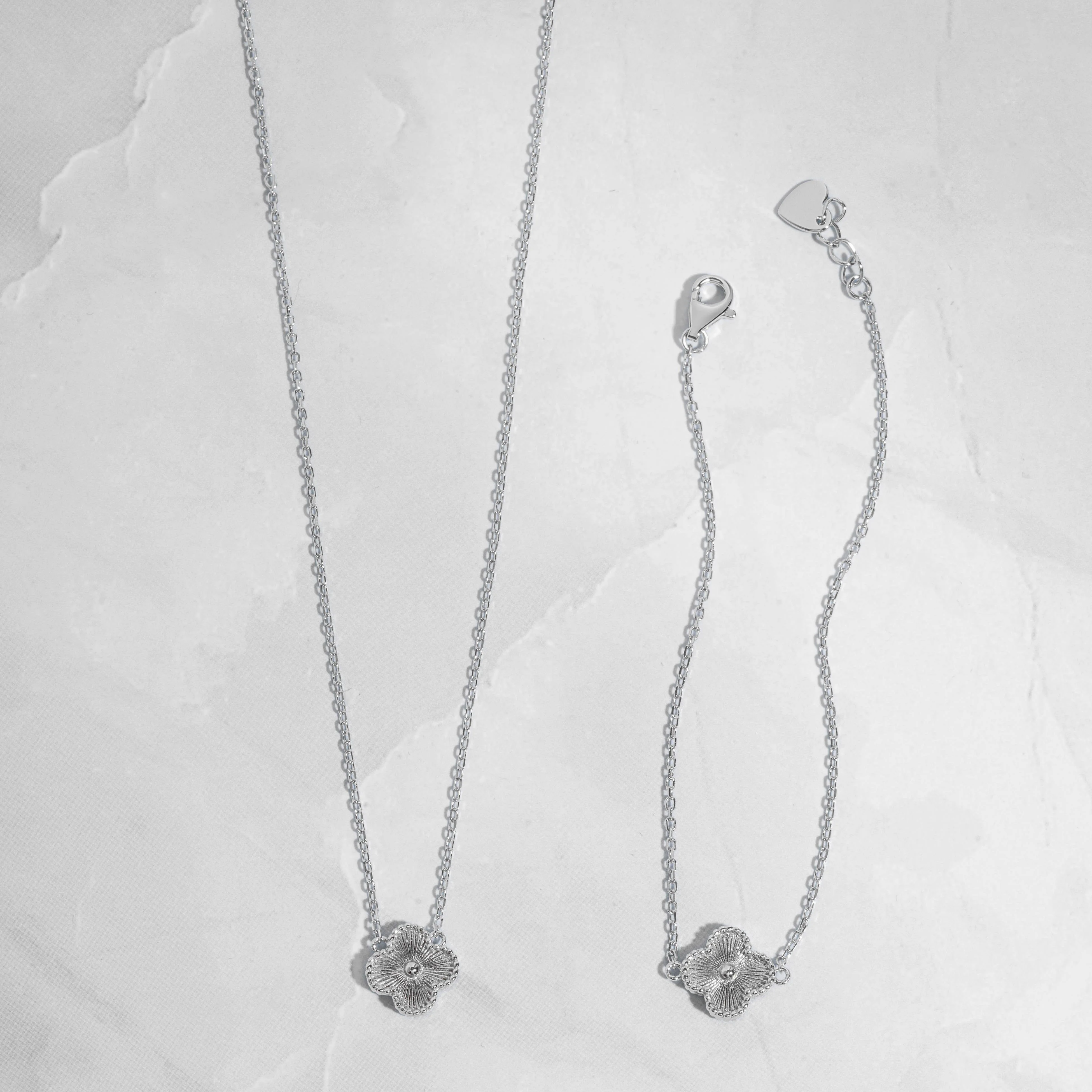 Dahlia Single Four Leaf Clover Bracelet - Image 9