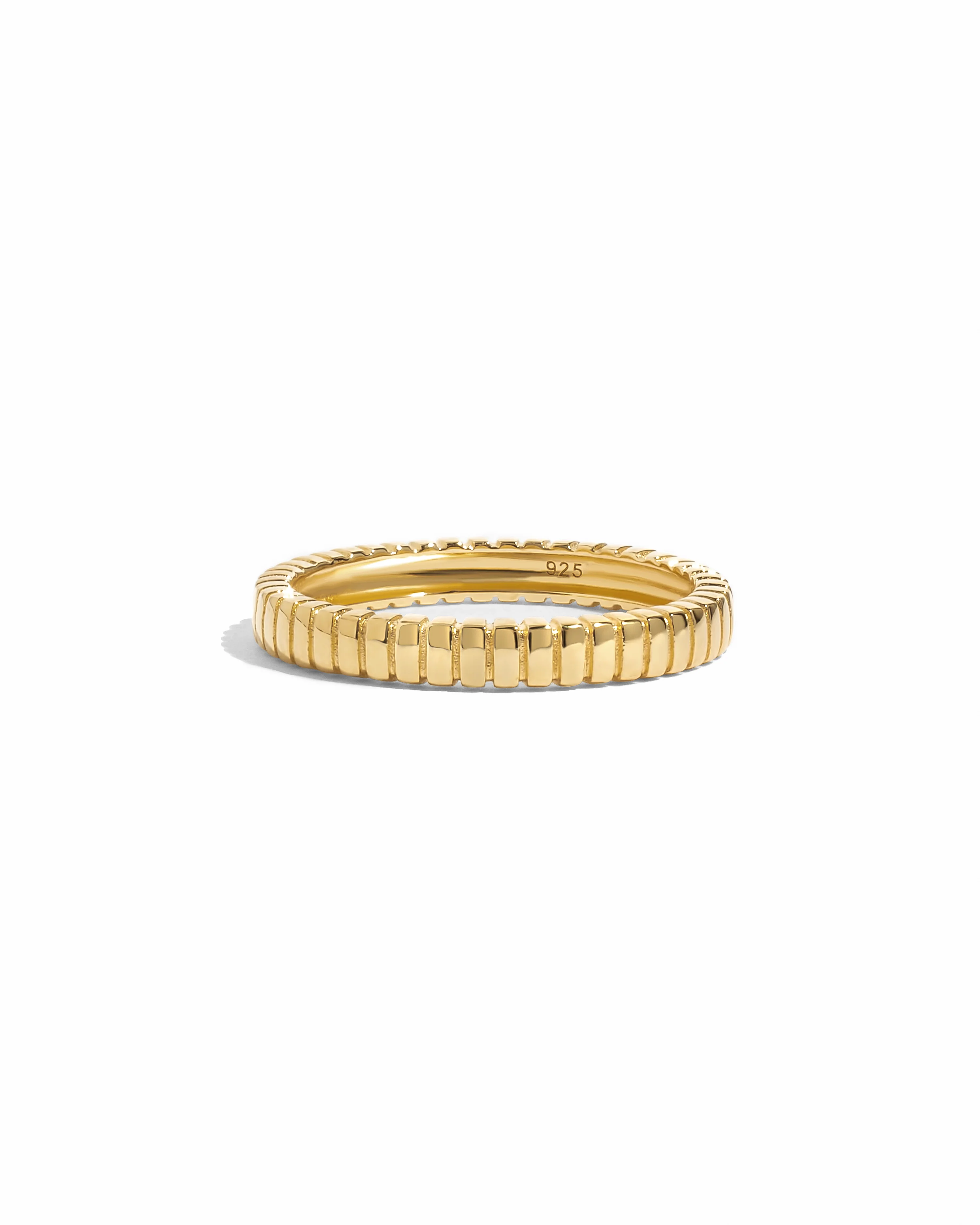 Dainty Fluted Ring