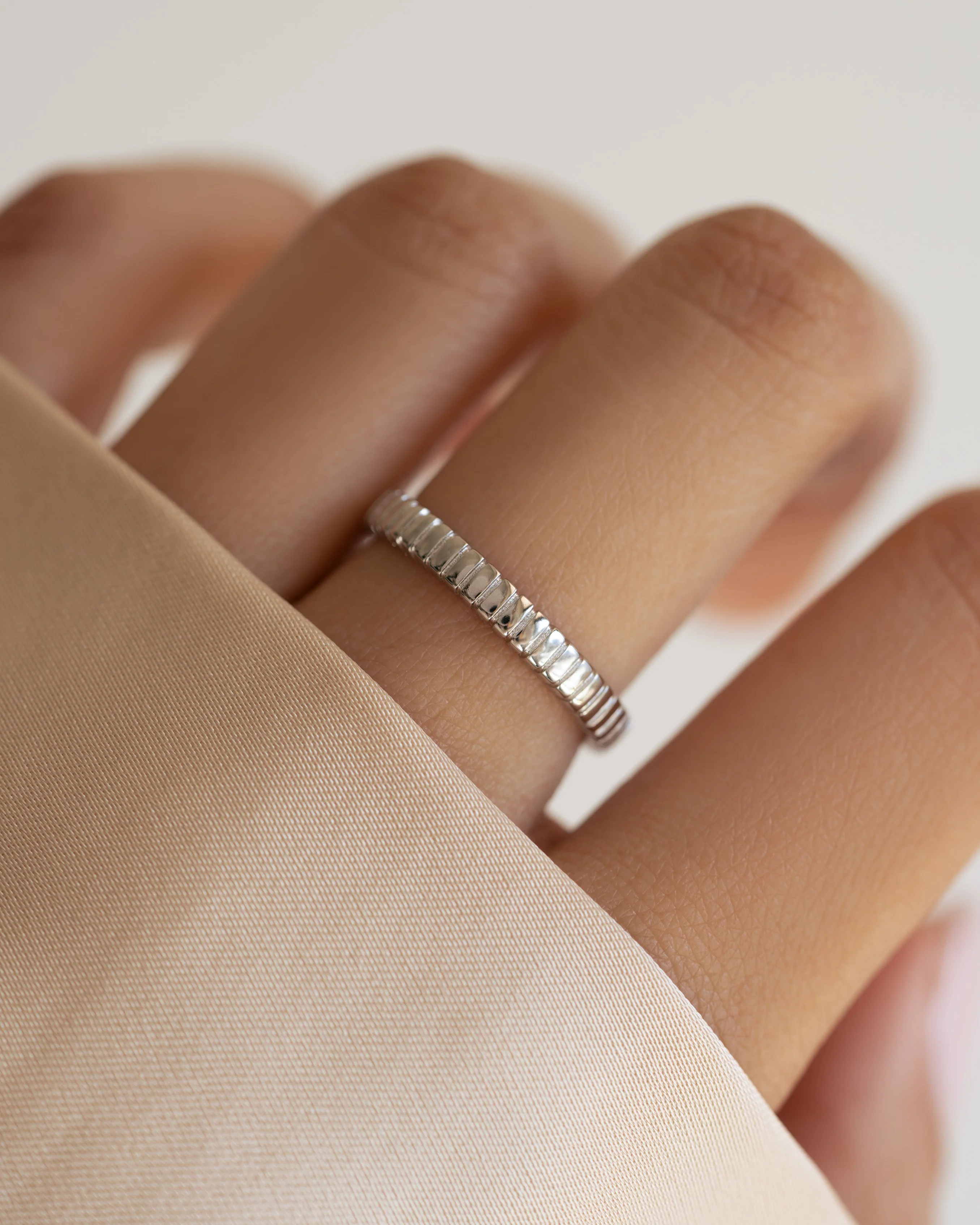 Dainty Fluted Ring - Image 4