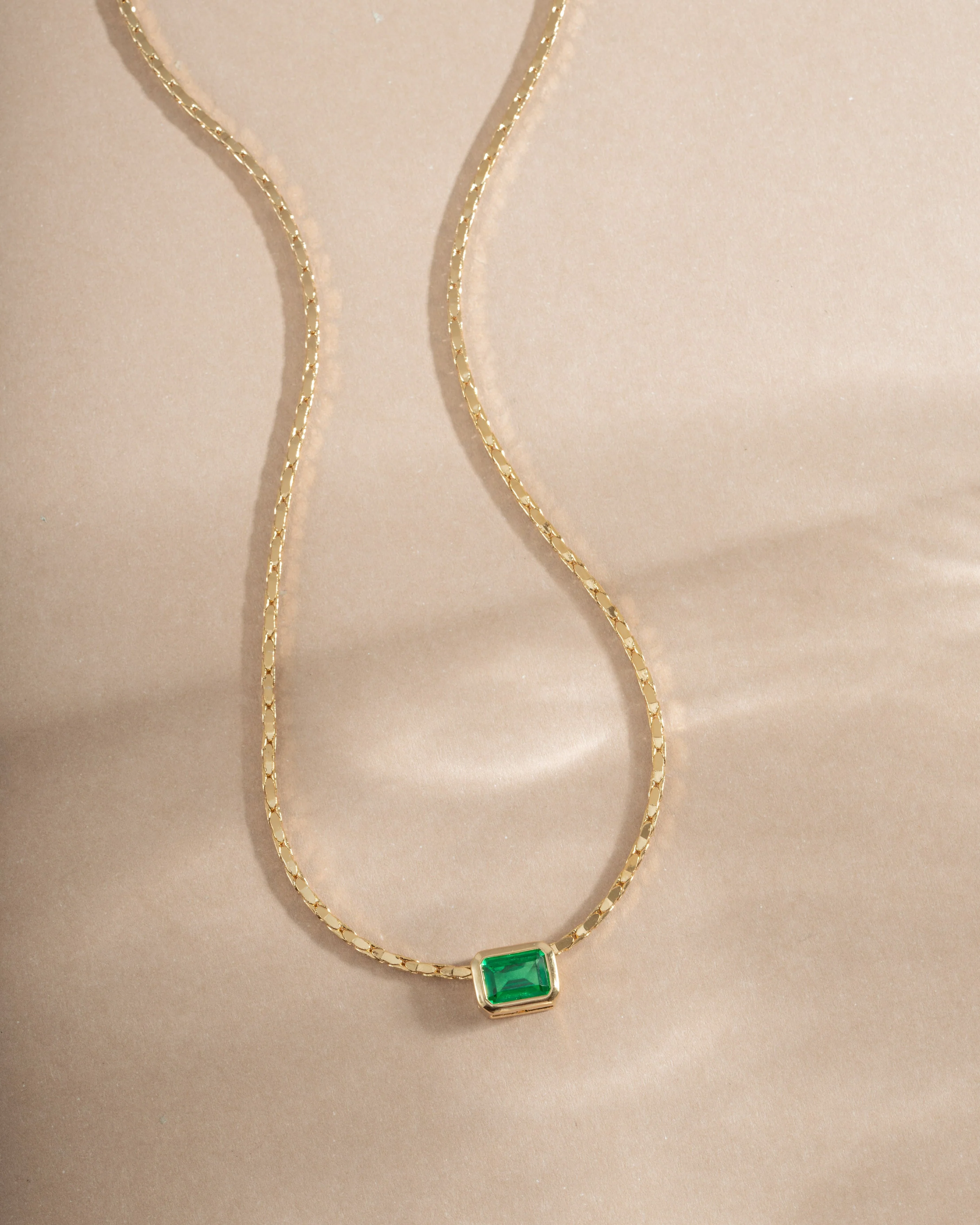 Emerald Baguette Bezel Statement Necklace - Image 10