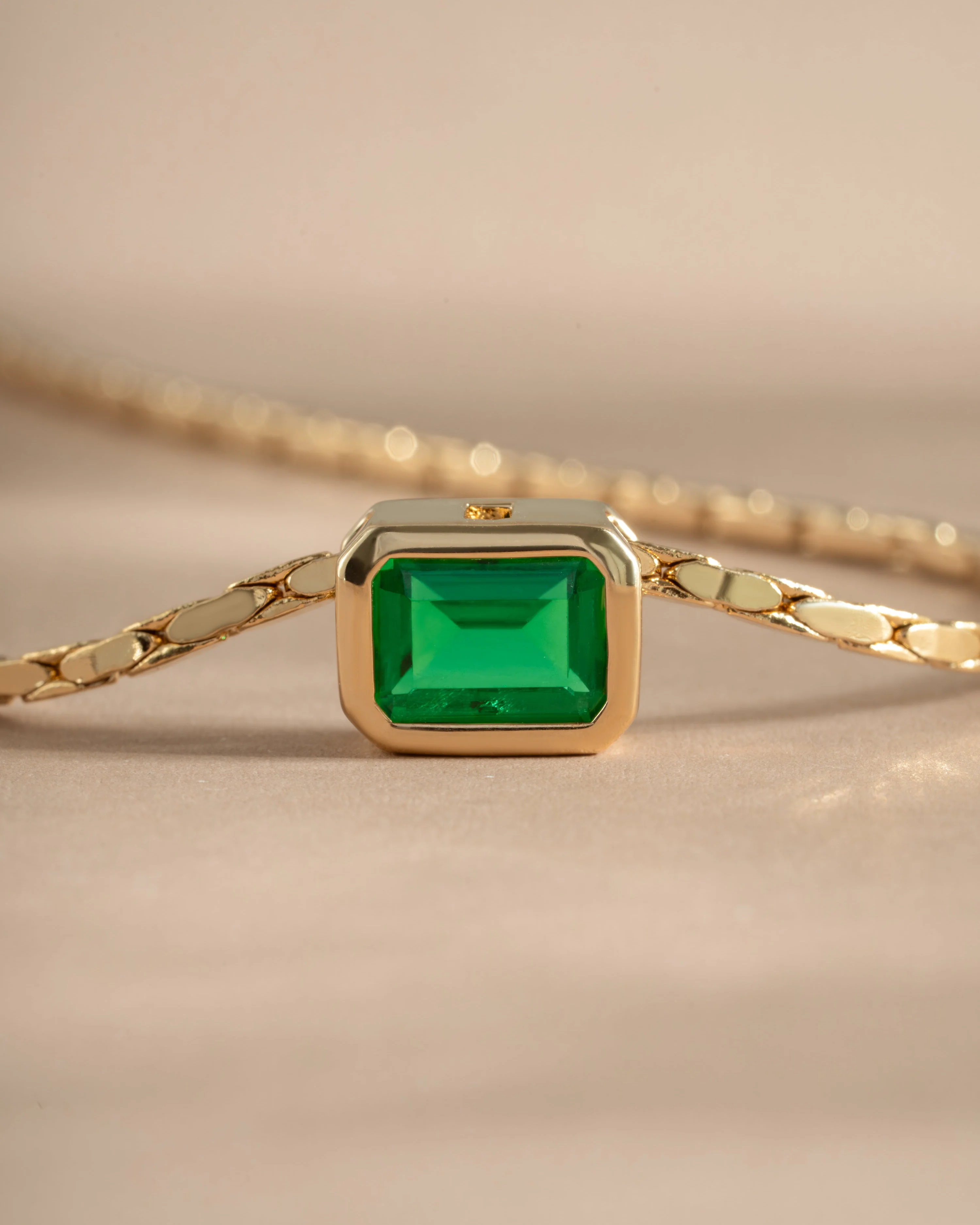 Emerald Baguette Bezel Statement Necklace - Image 5