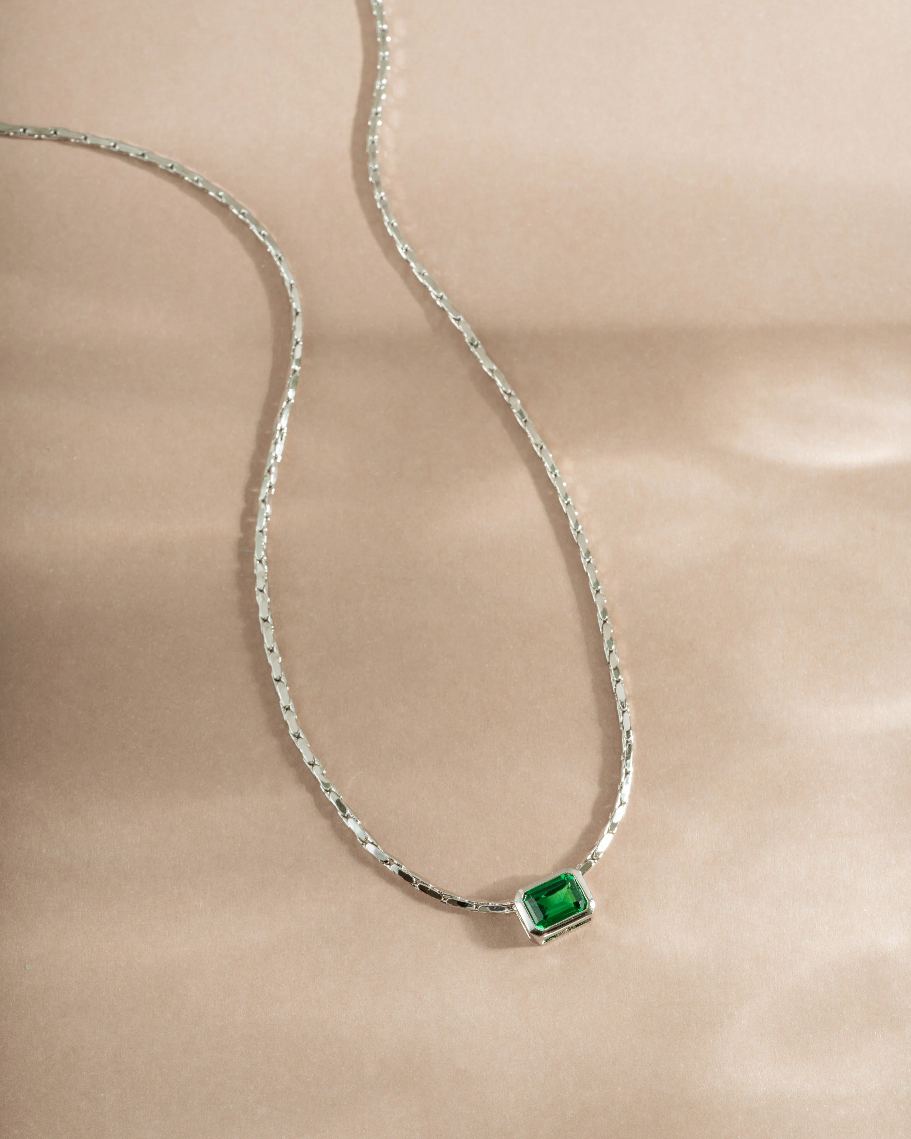 Emerald Baguette Bezel Statement Necklace - Image 9