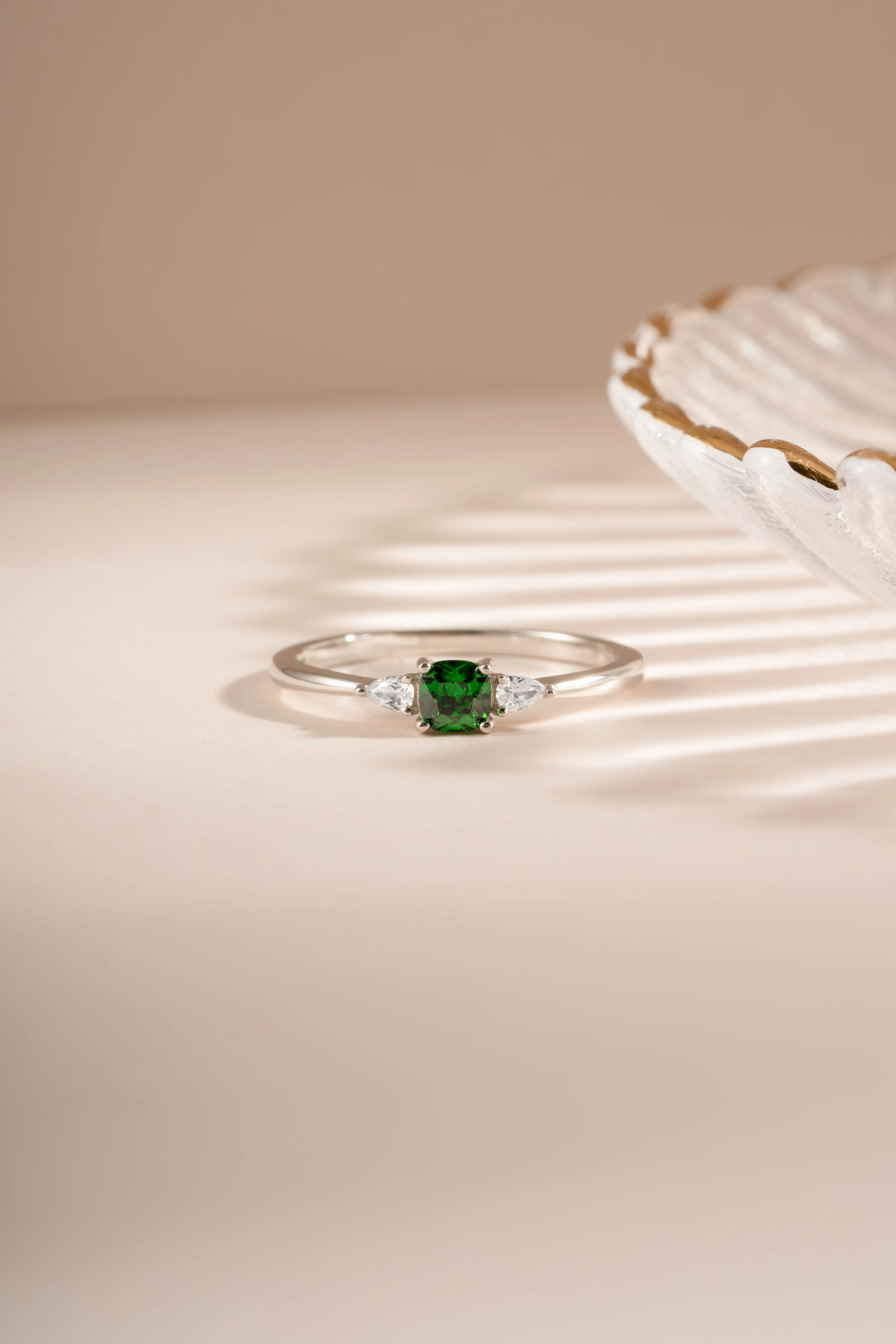 Emerald Cushion Ring - Image 8