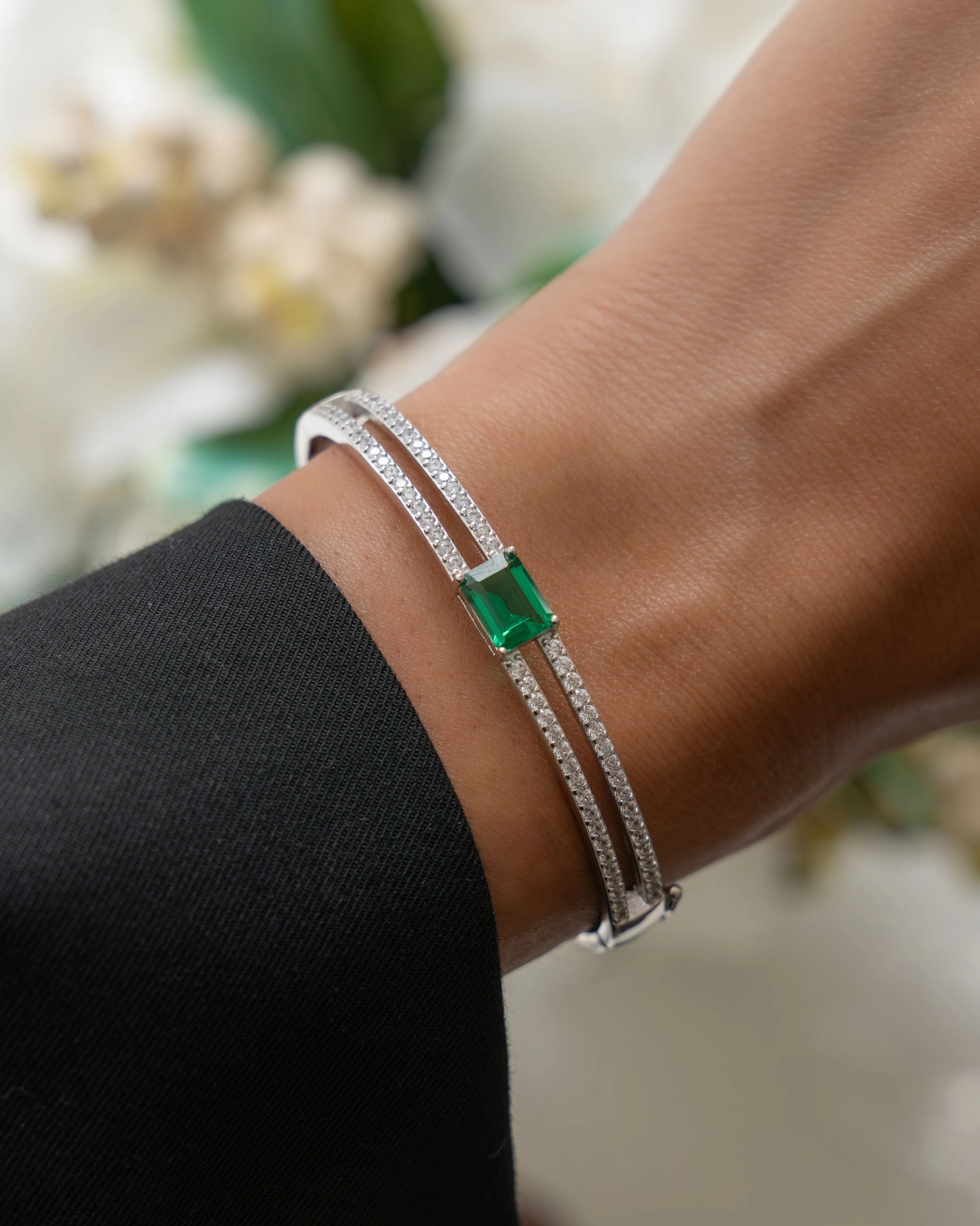 Emerald Pavé Bangle - Image 4