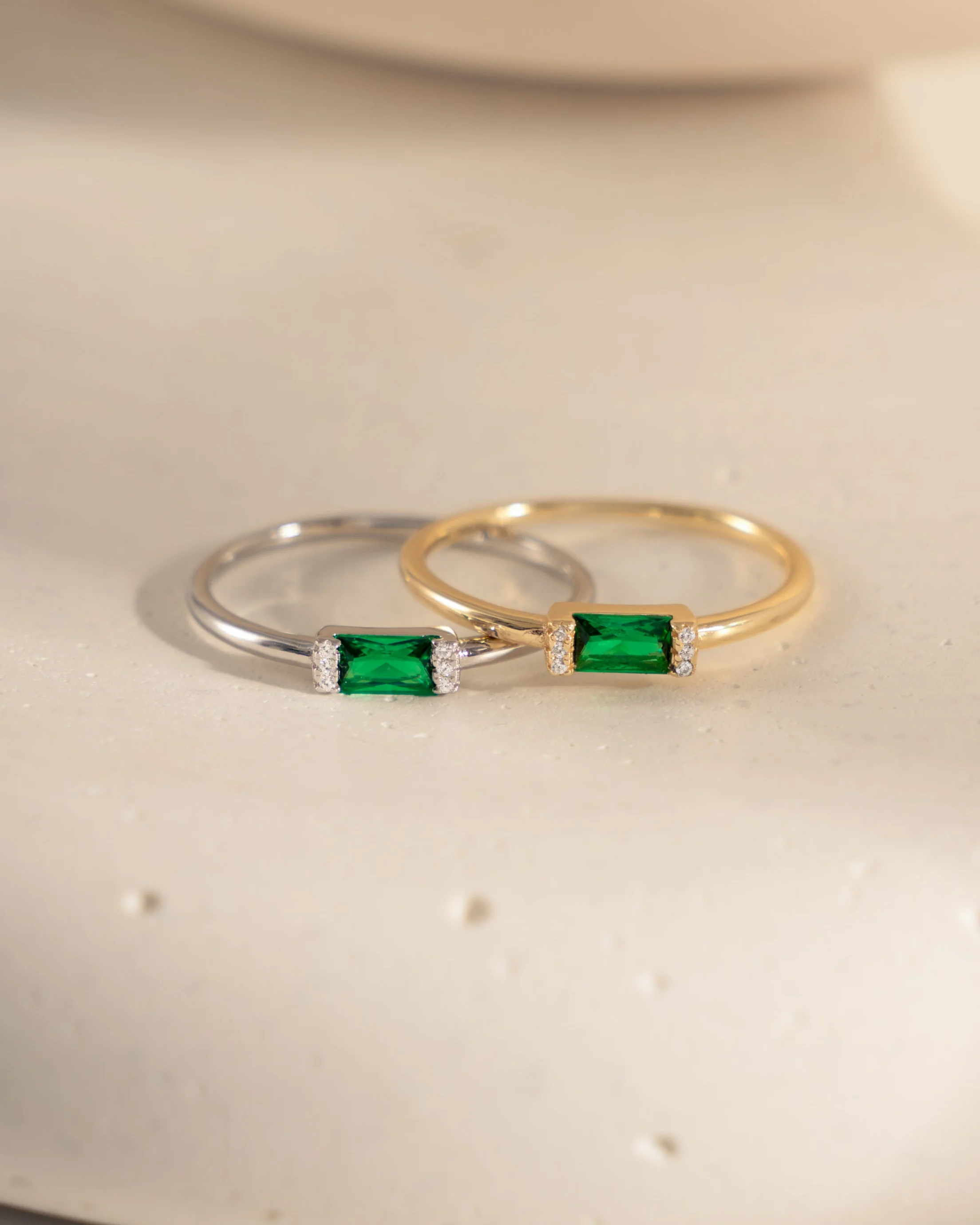 Emerald Simple Baguette Ring - Image 3
