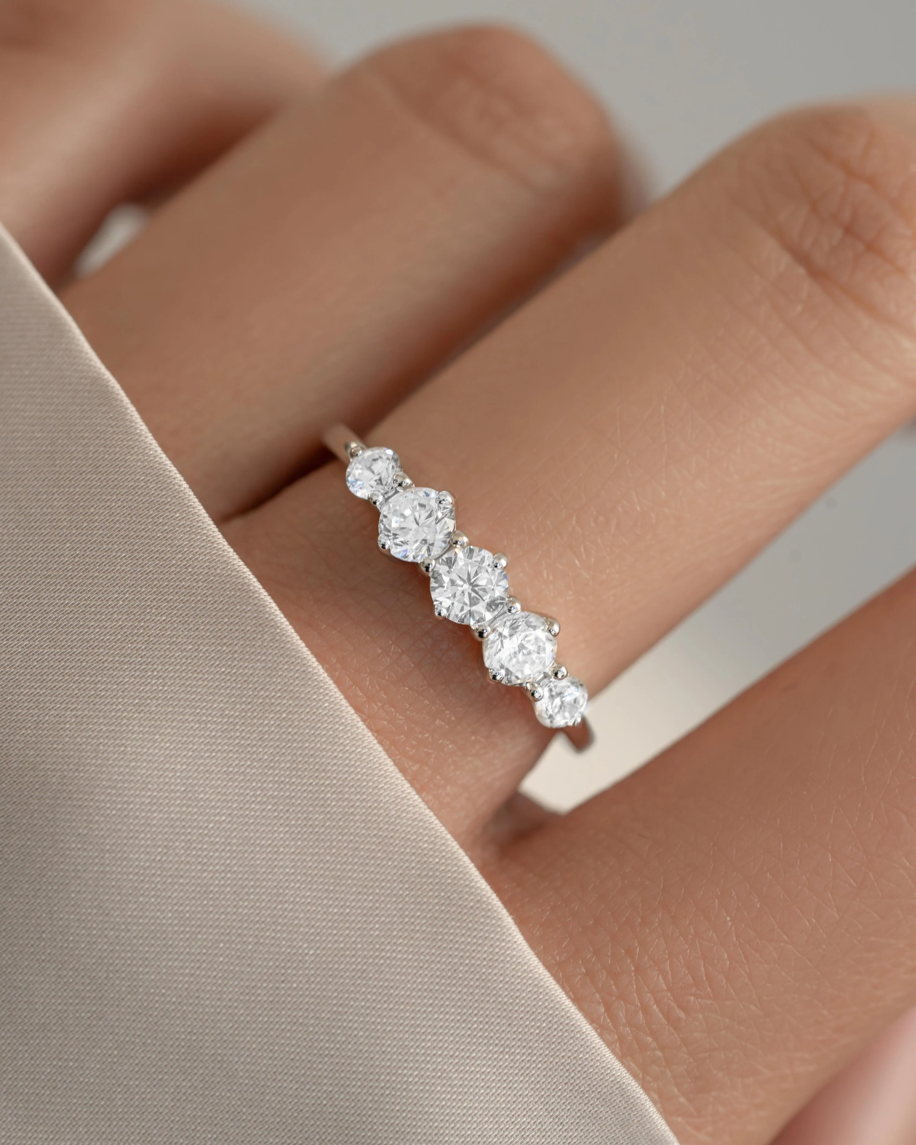 Graduated 5 Stone Ring - Image 4