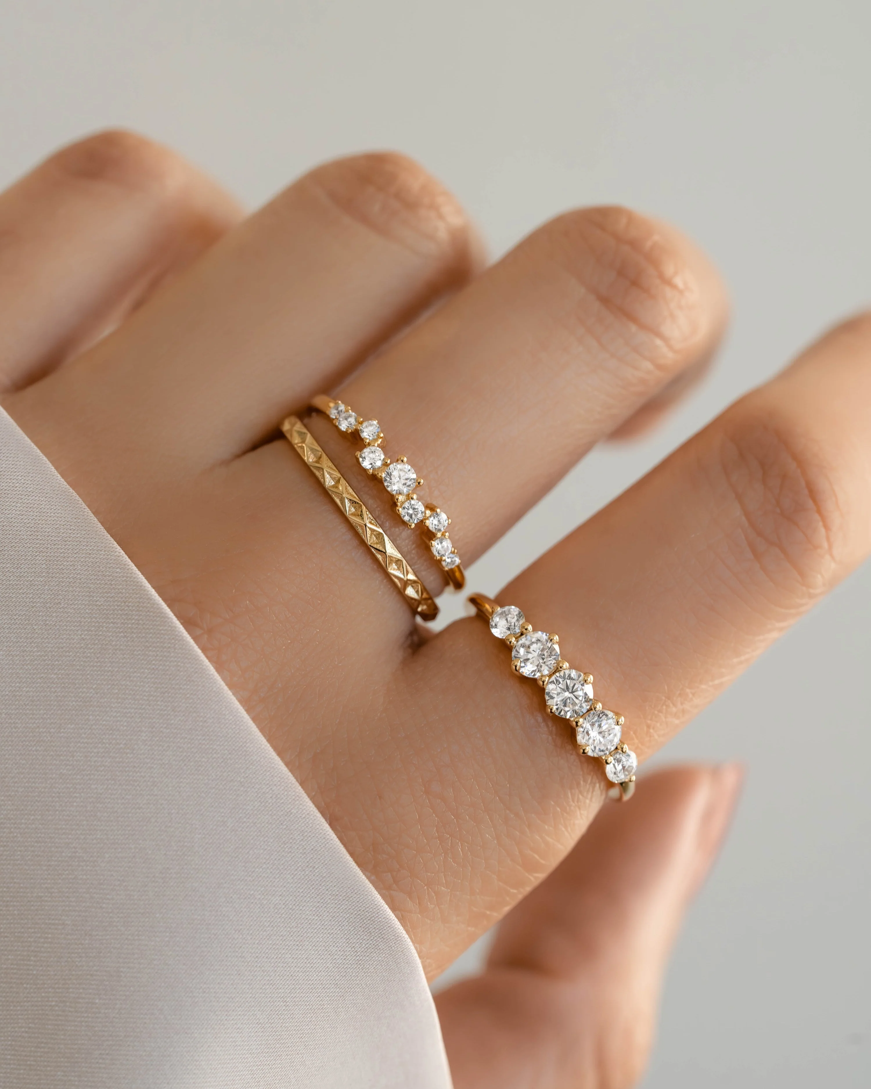 Graduated 5 Stone Ring - Image 6