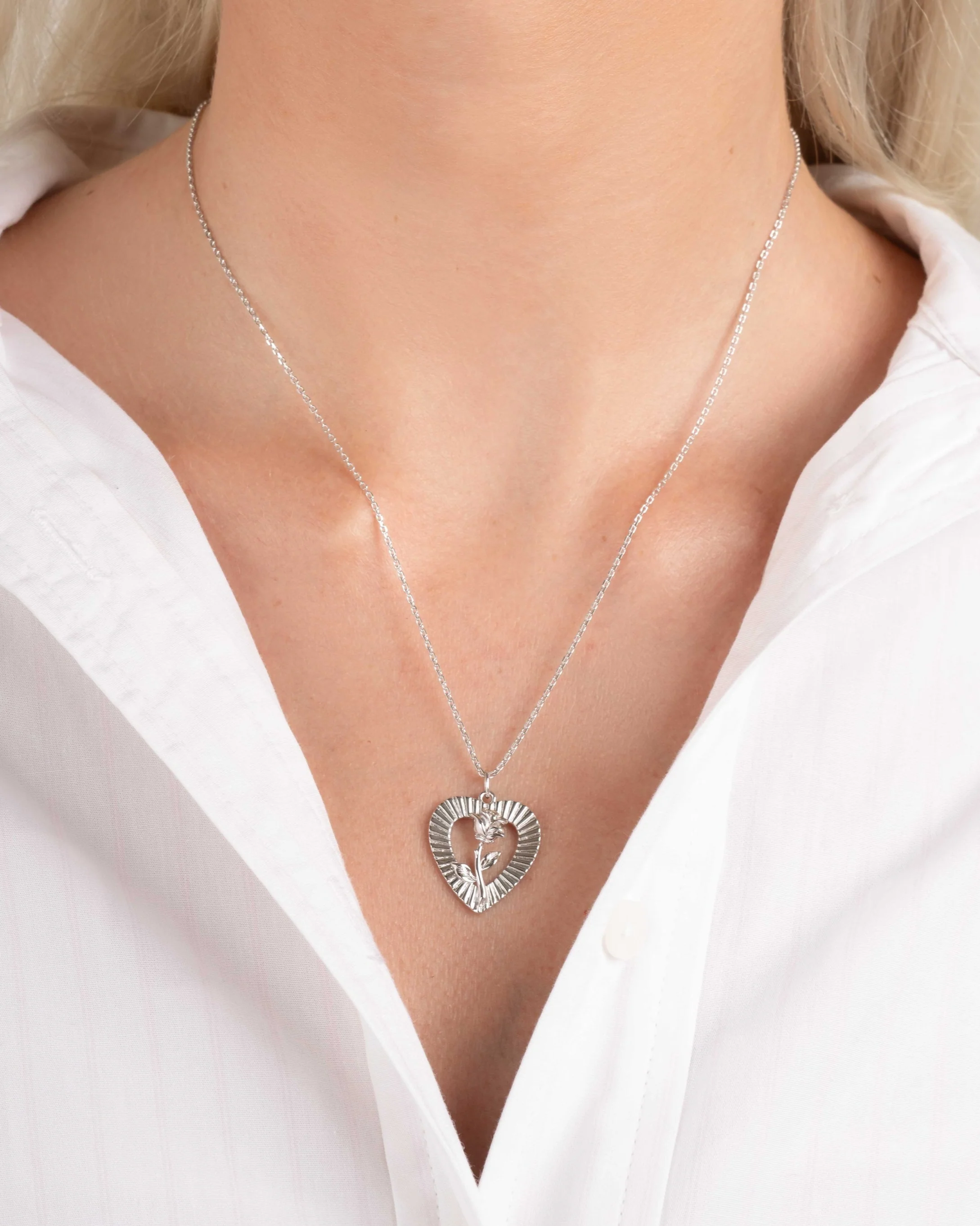 Heart Rose Necklace - Image 4