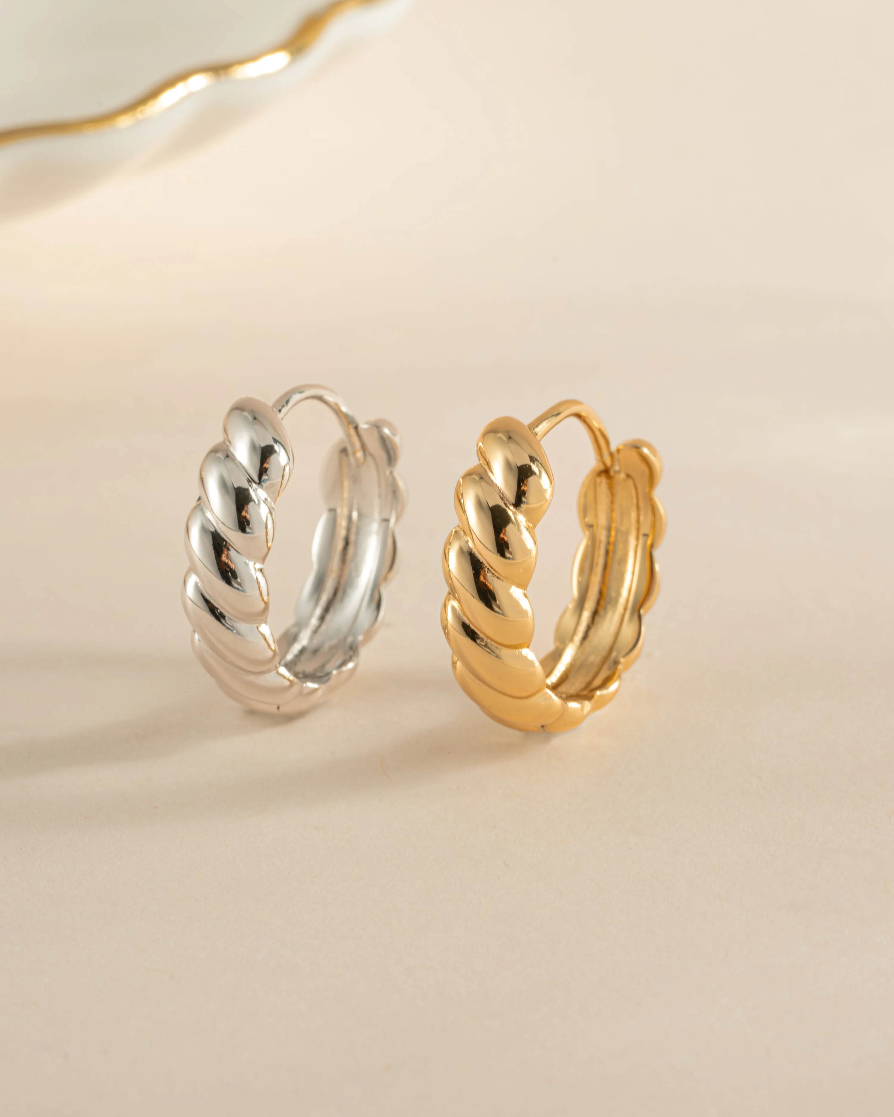 Jacky Hoop Earrings - Image 3