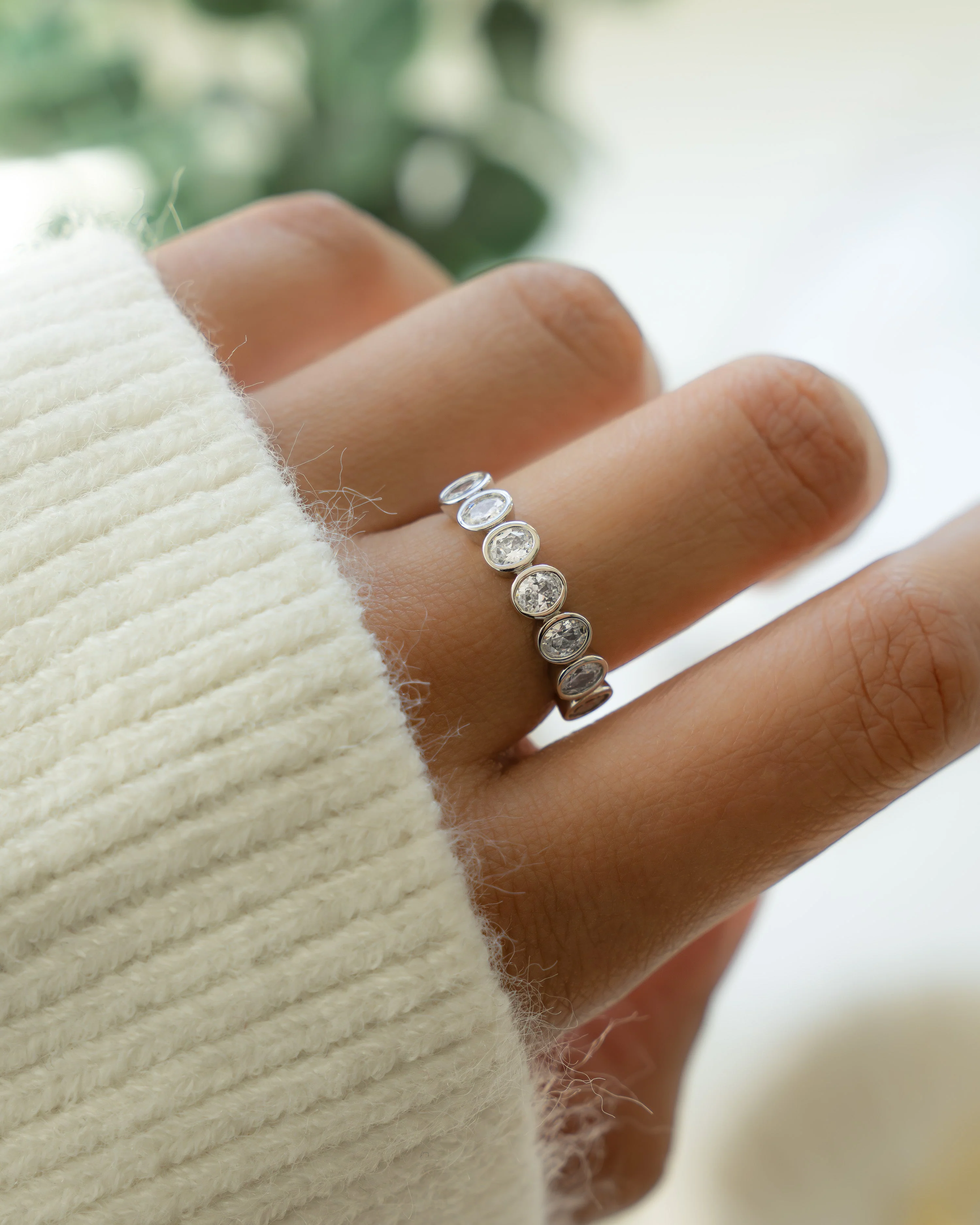 Oval Bezel Ring - Image 4