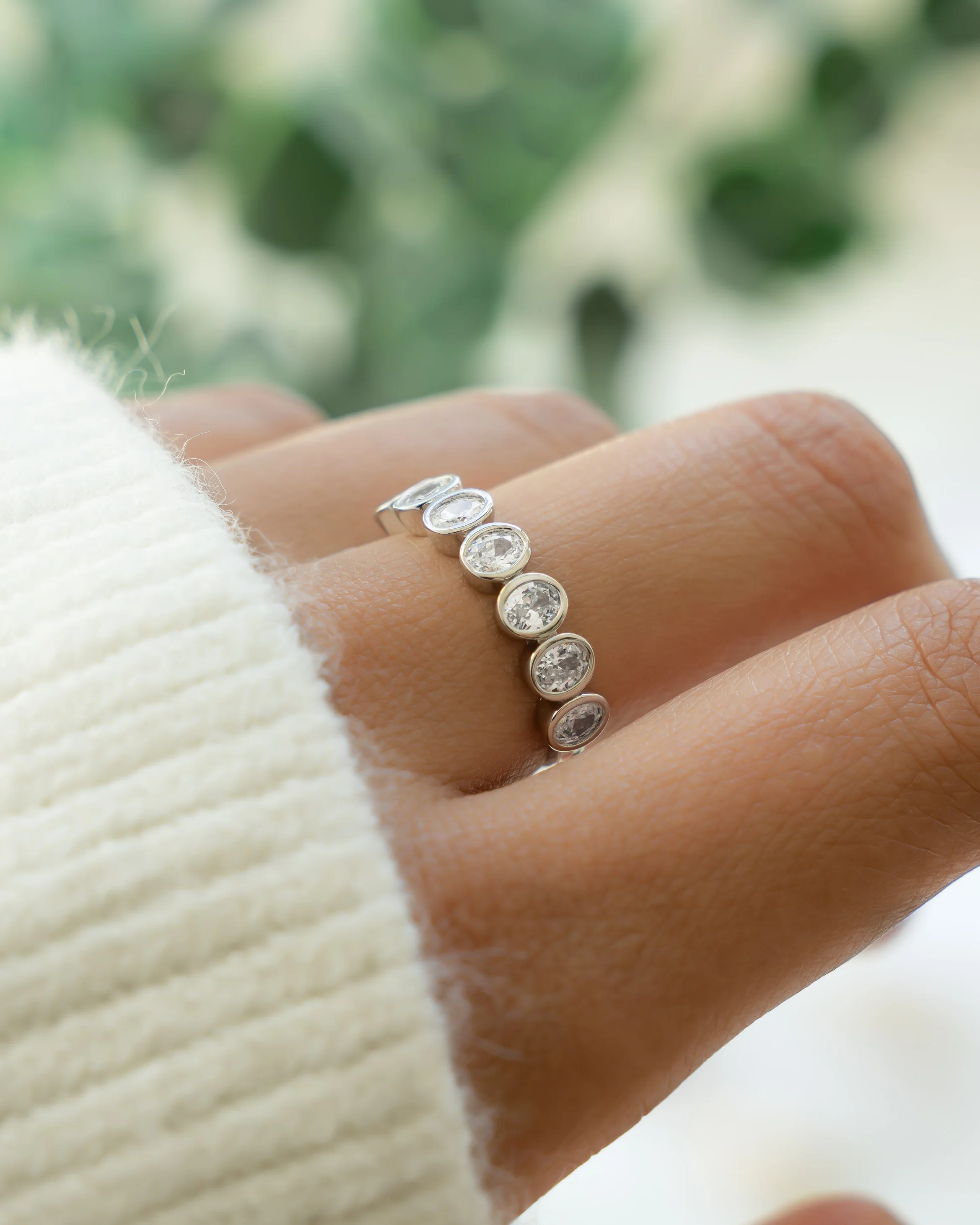 Oval Bezel Ring - Image 9