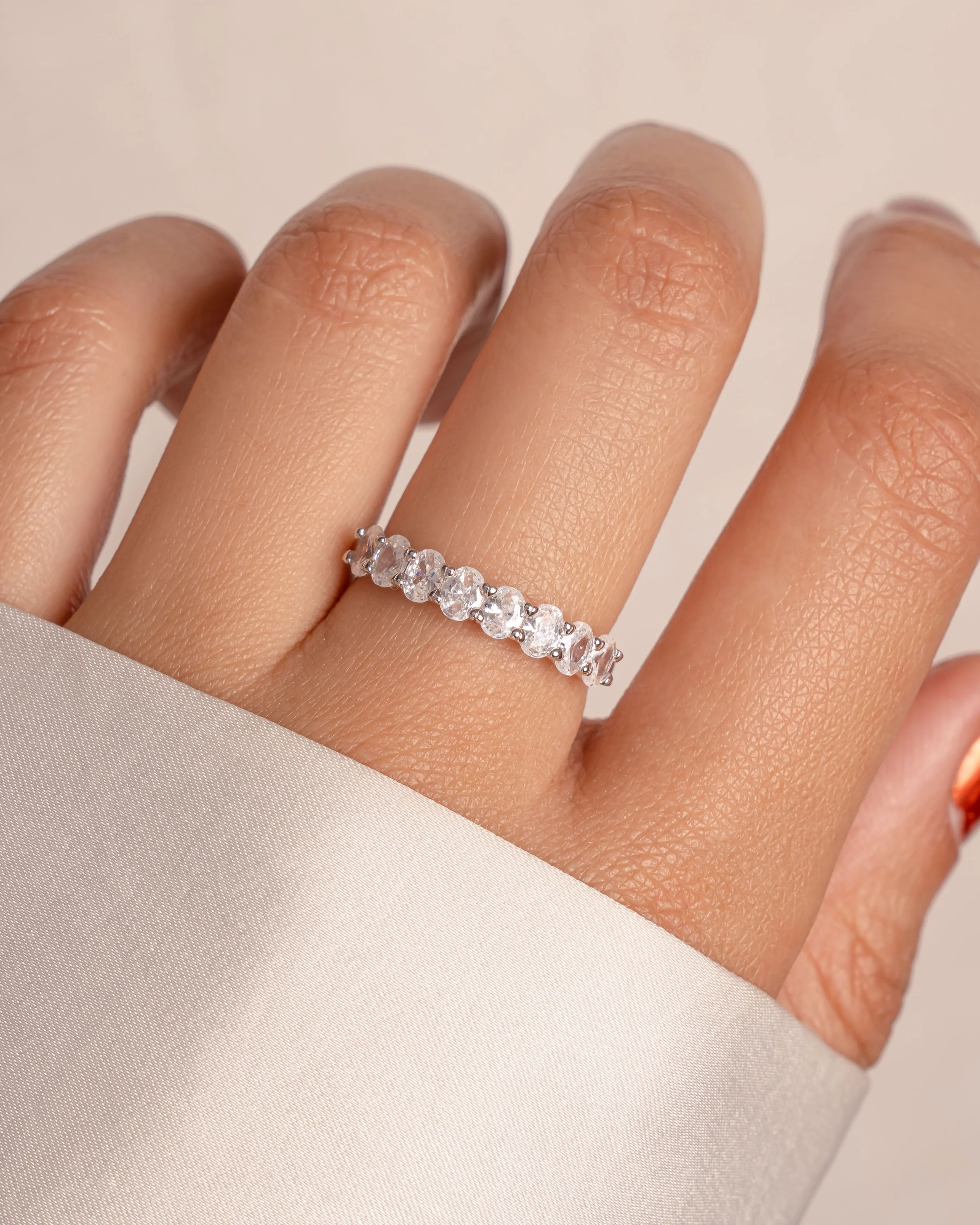 Oval Diamond Ring - Image 4
