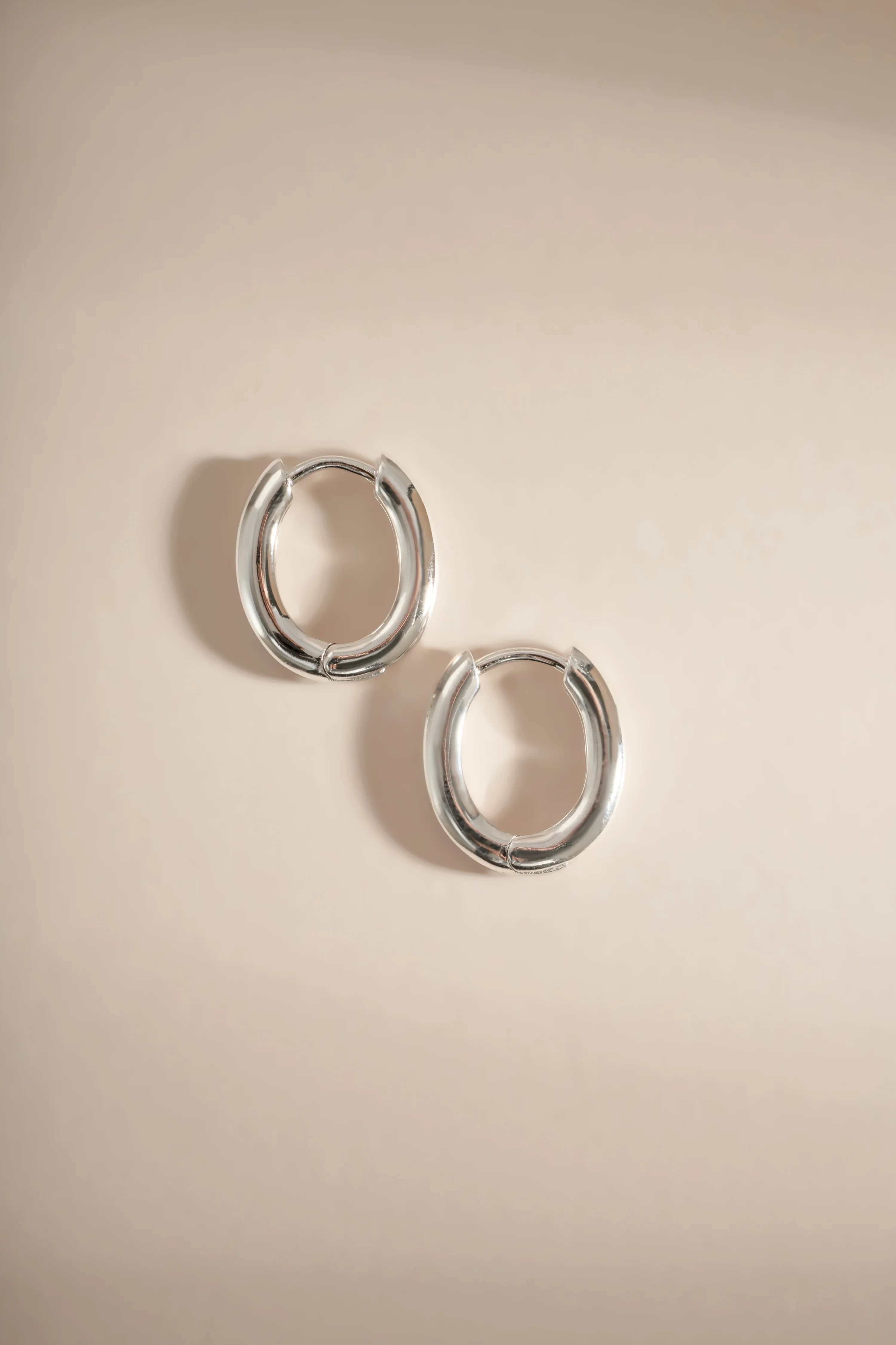 Oval Plain Huggies - Image 5
