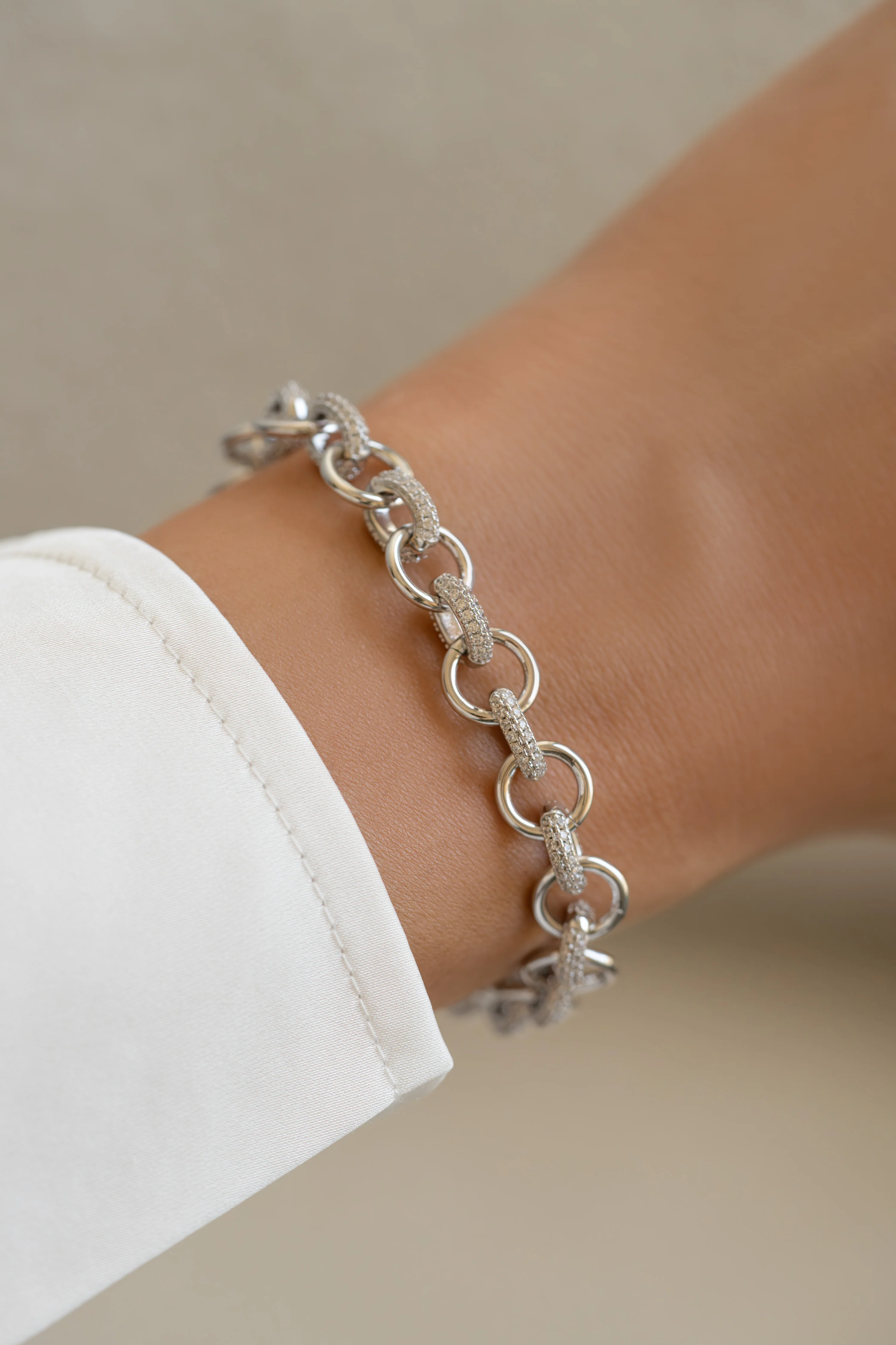 Round Pave Link Bracelet - Image 4