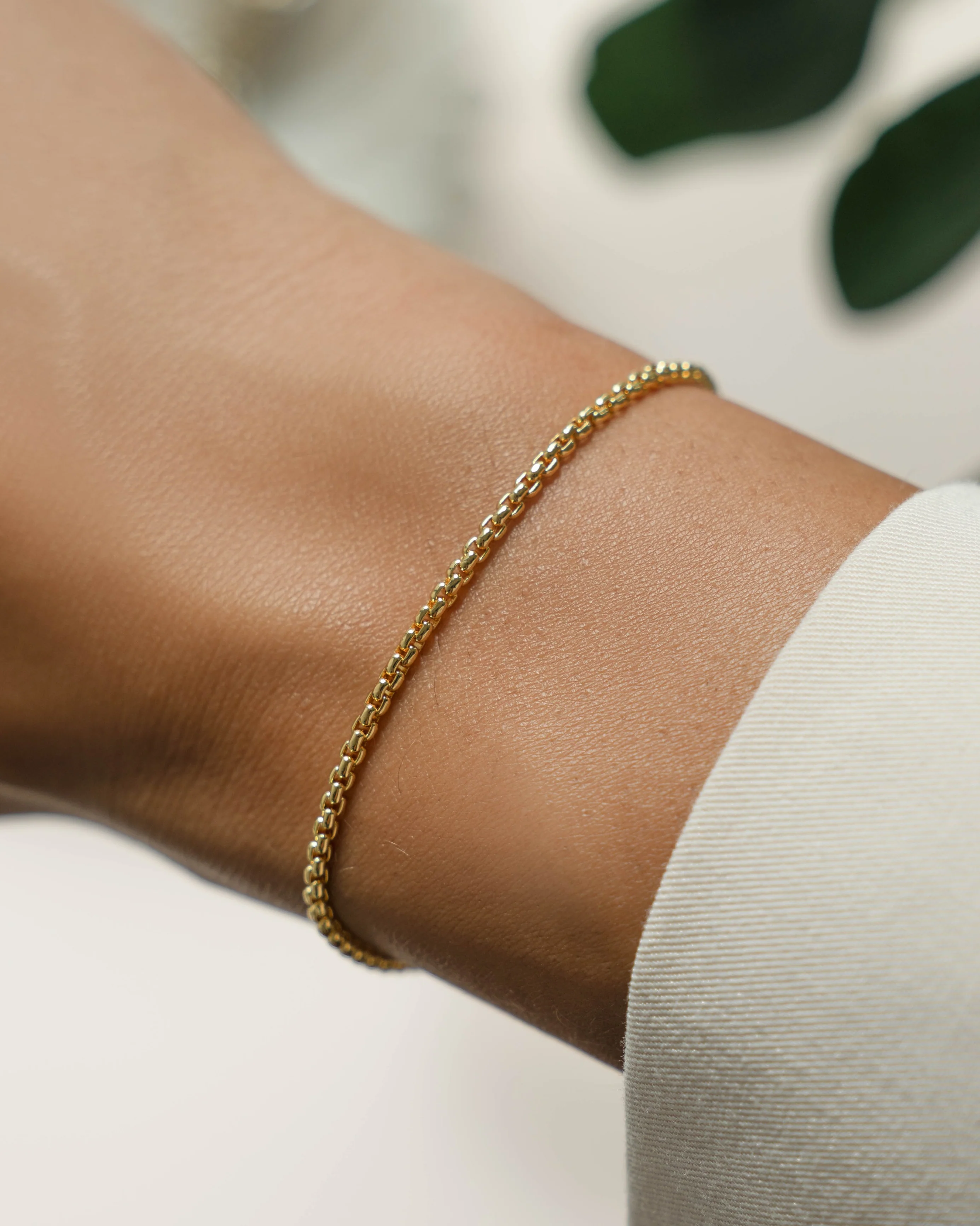 Rounded Box Chain Bracelet - Image 5