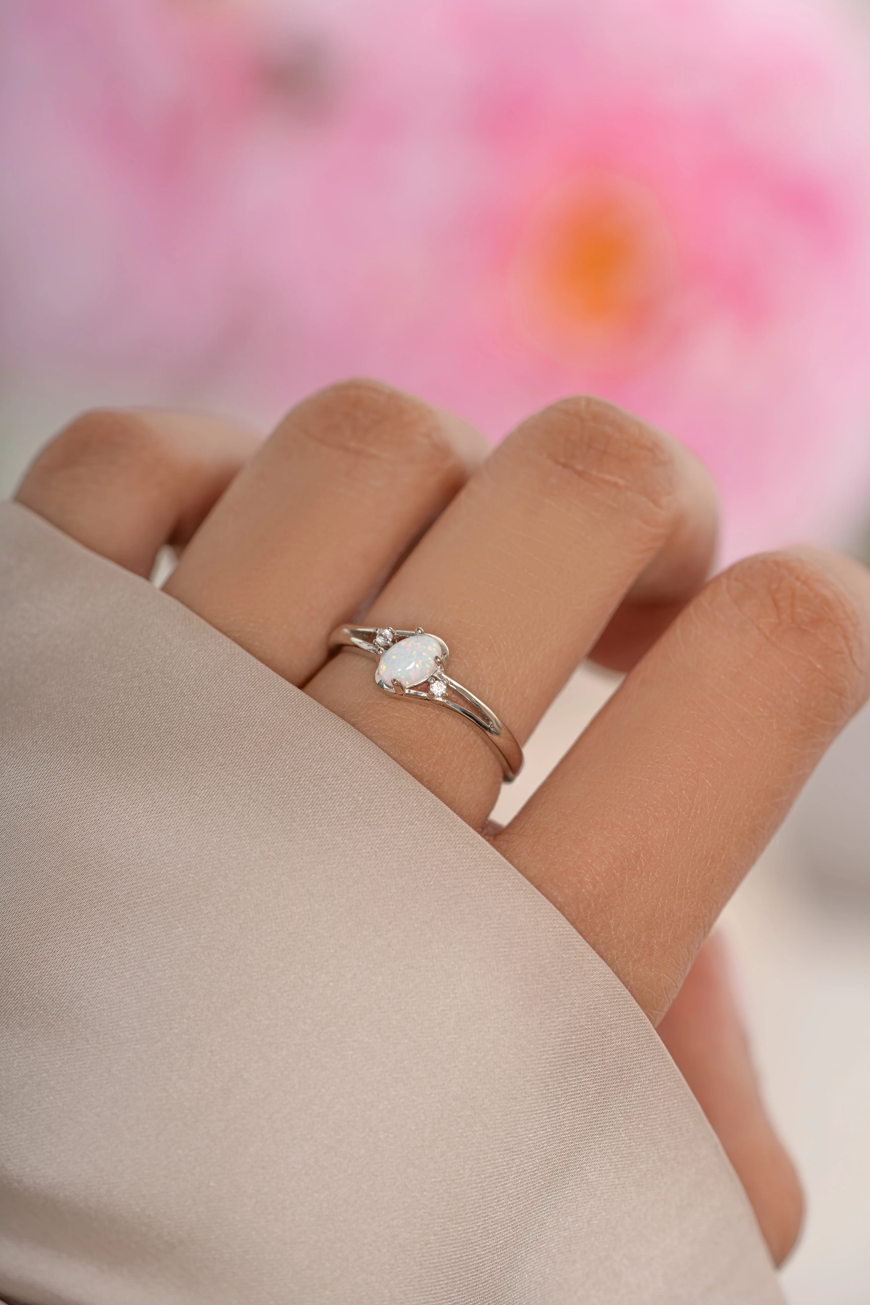 Small Oval Opal Ring - Image 4