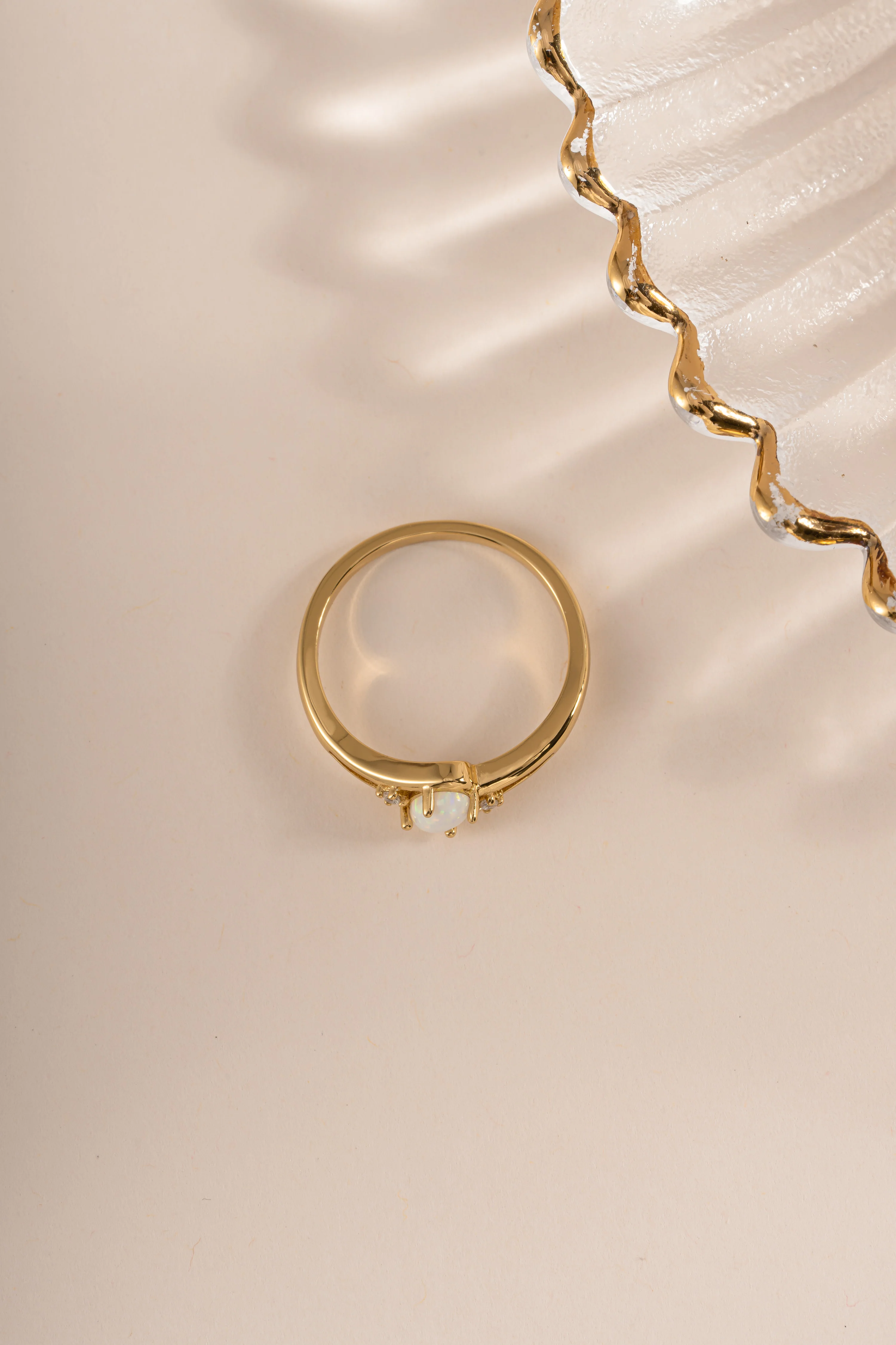 Small Oval Opal Ring - Image 8