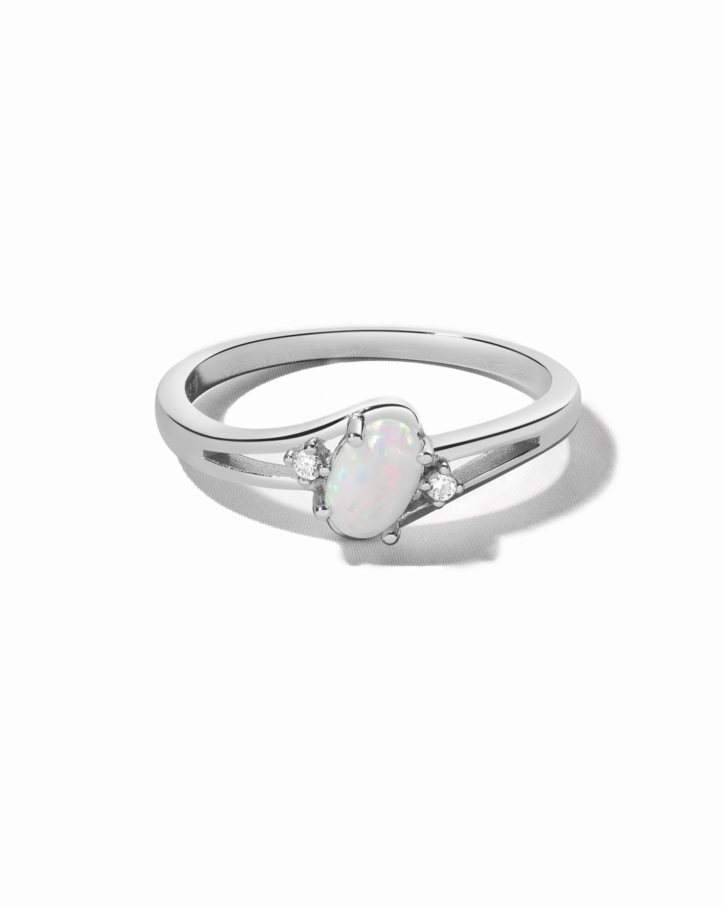 Small Oval Opal Ring - Image 9
