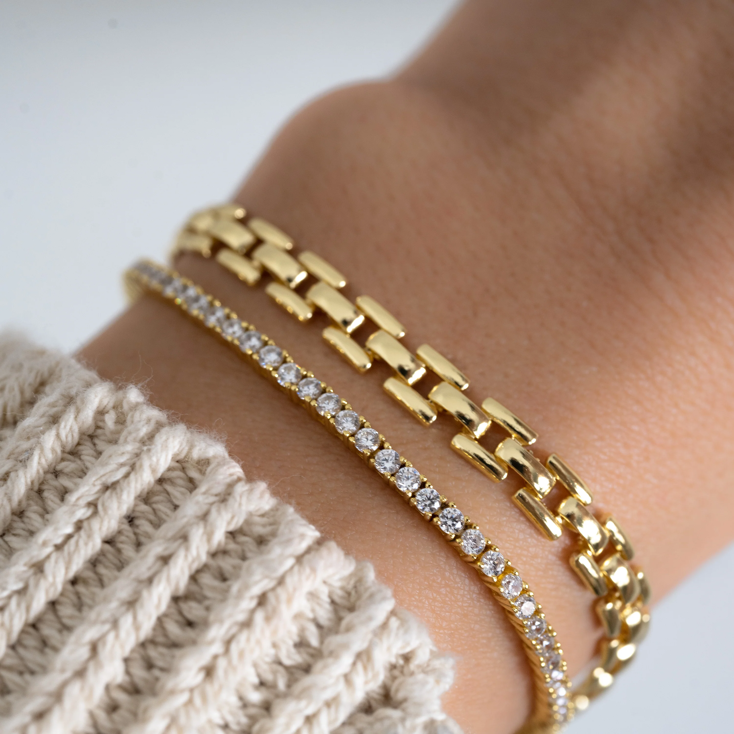 Tennis Bracelet w Latch - Image 4