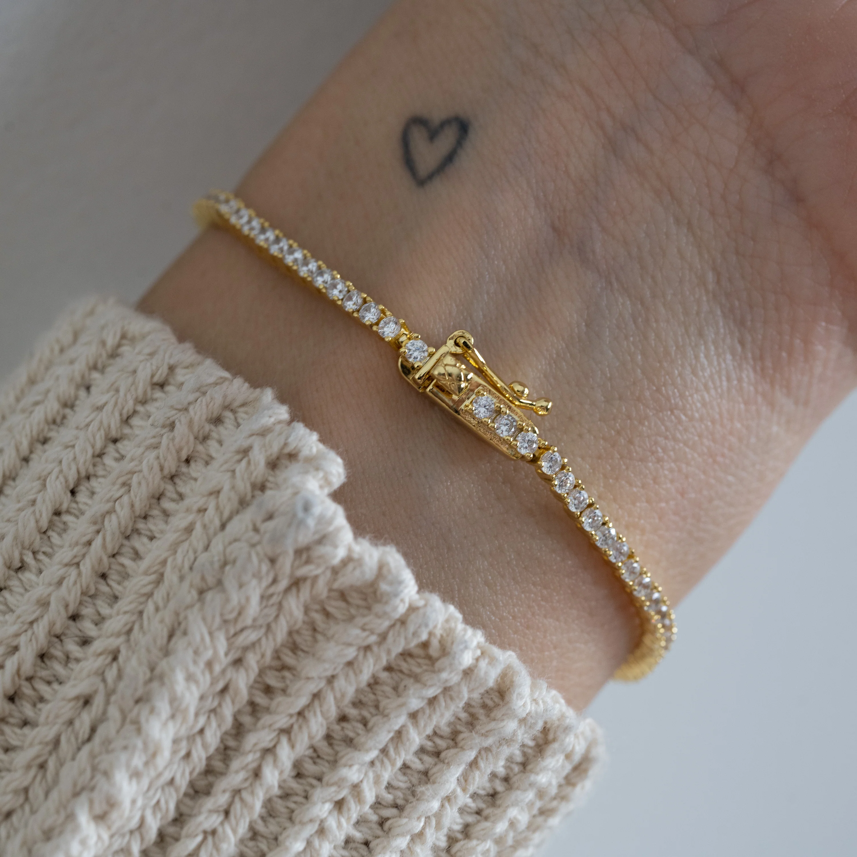 Tennis Bracelet w Latch - Image 7