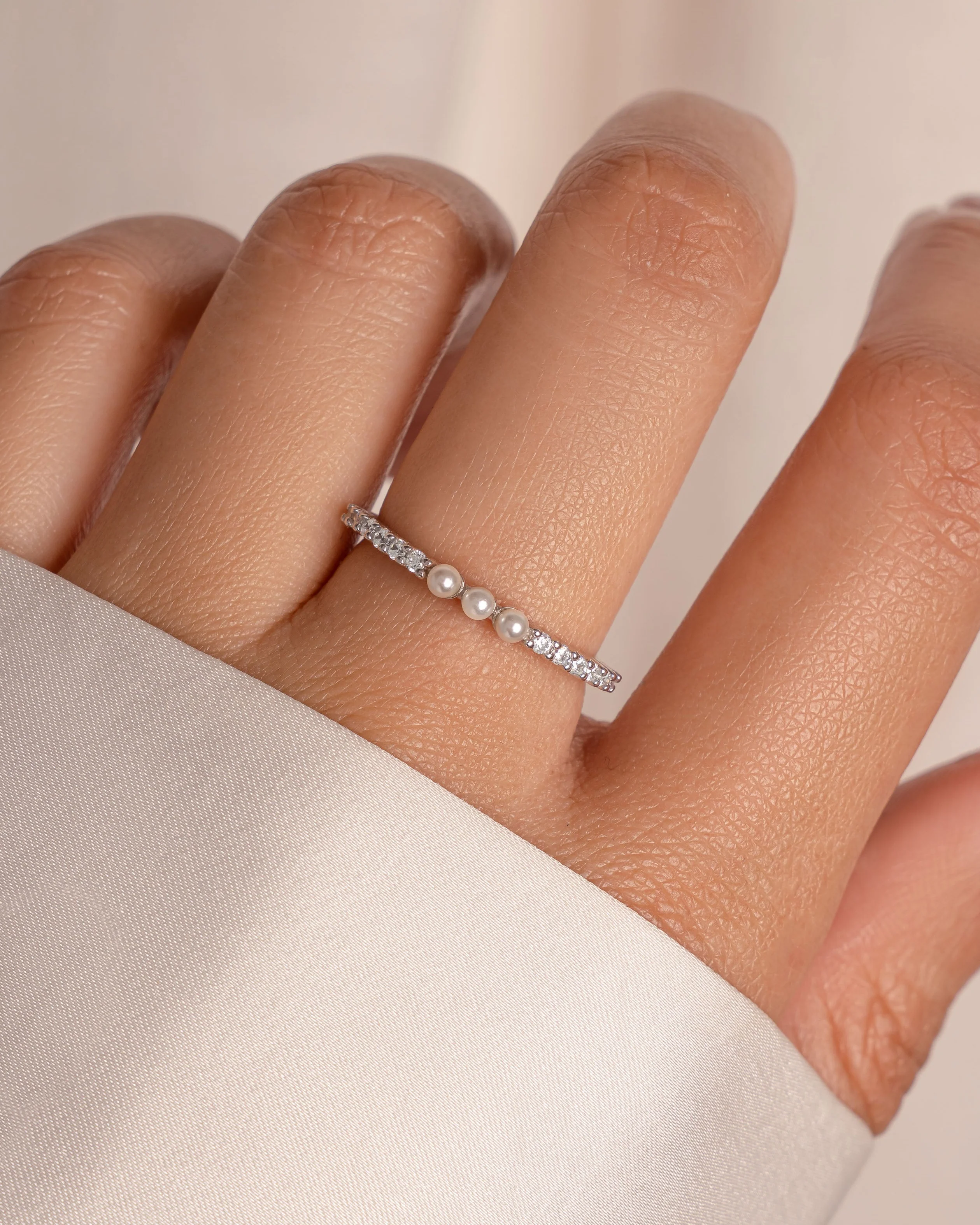 Three Pearl Ring - Image 4