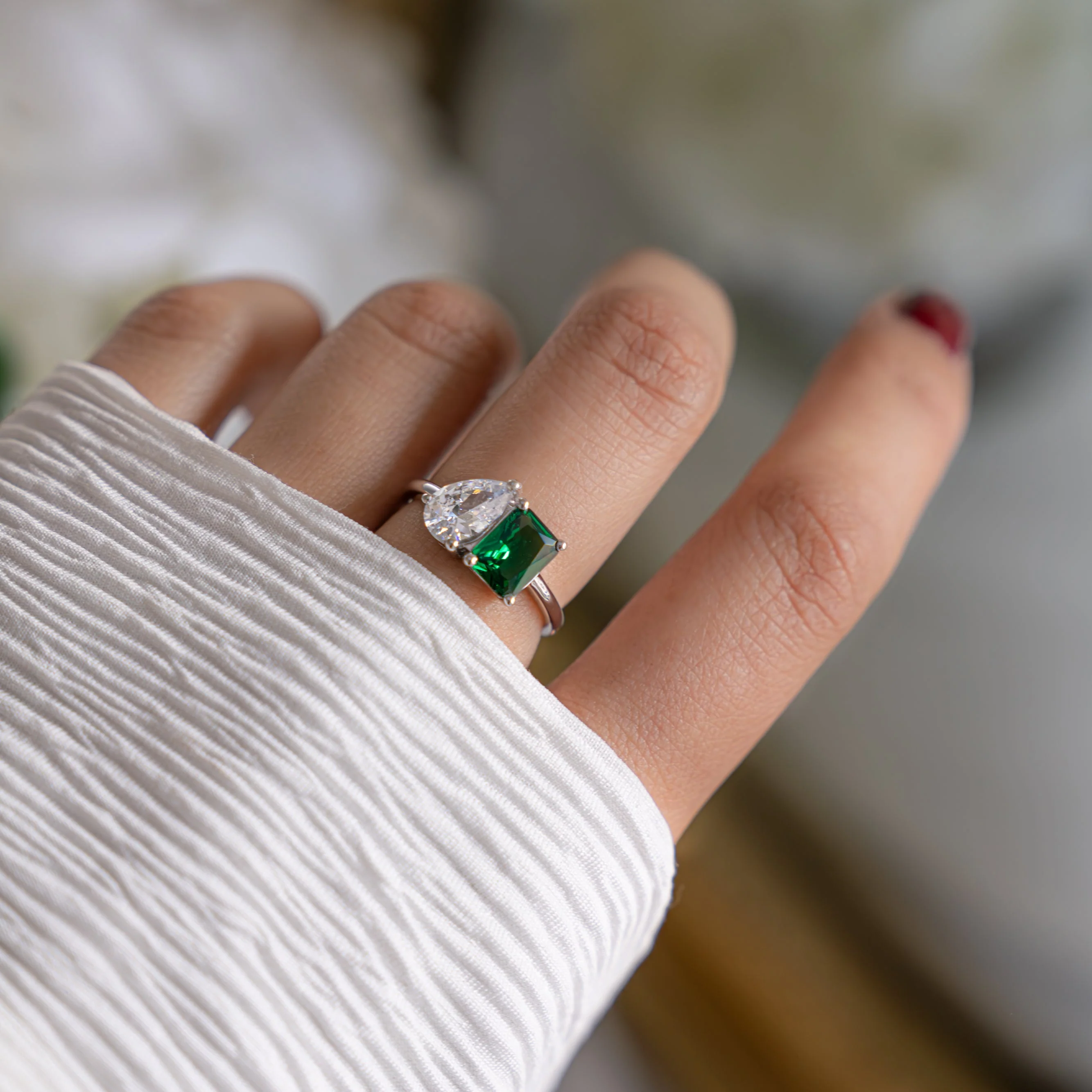 Toi et Moi Emerald Ring - Image 4