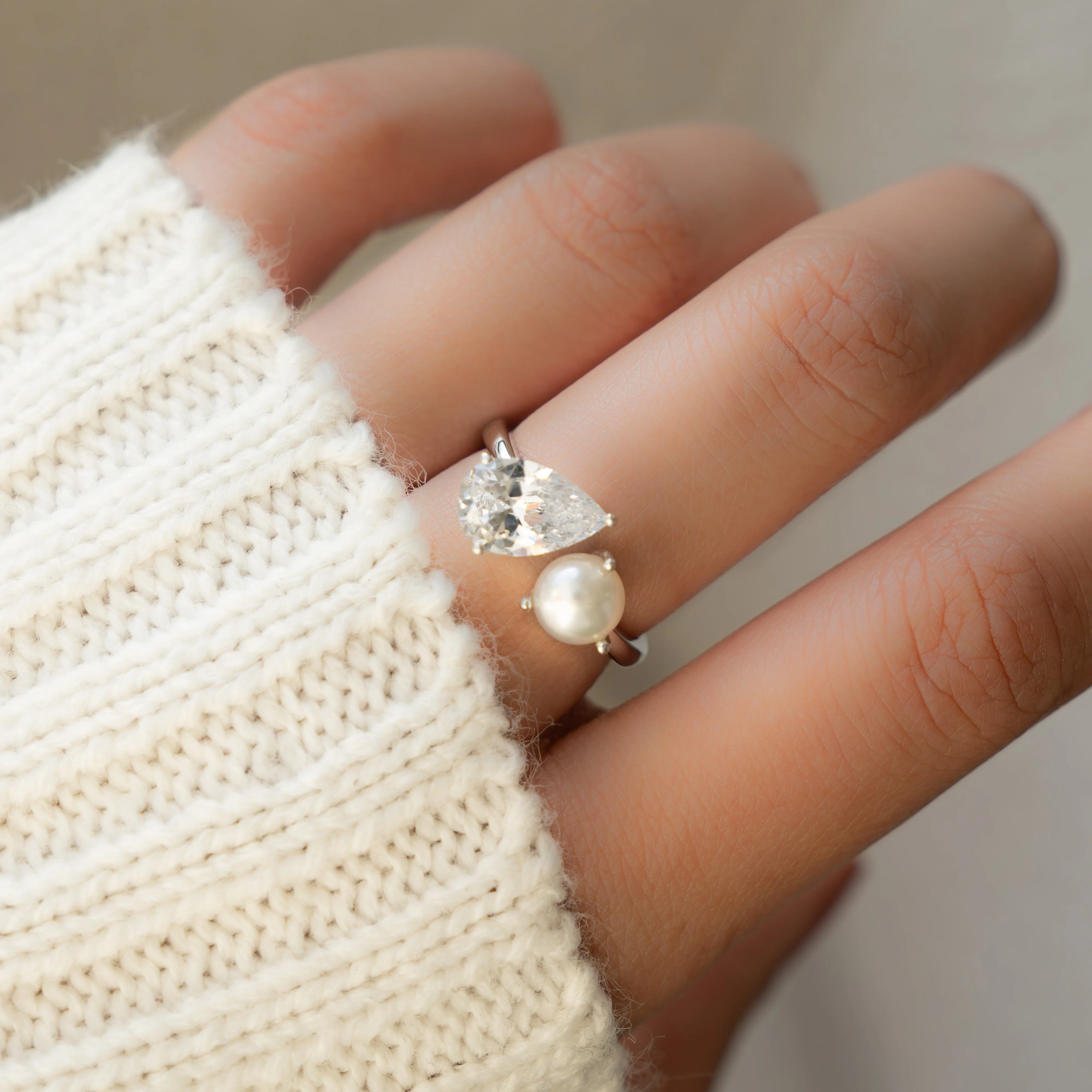 Toi et Moi Pearl Ring - Image 4