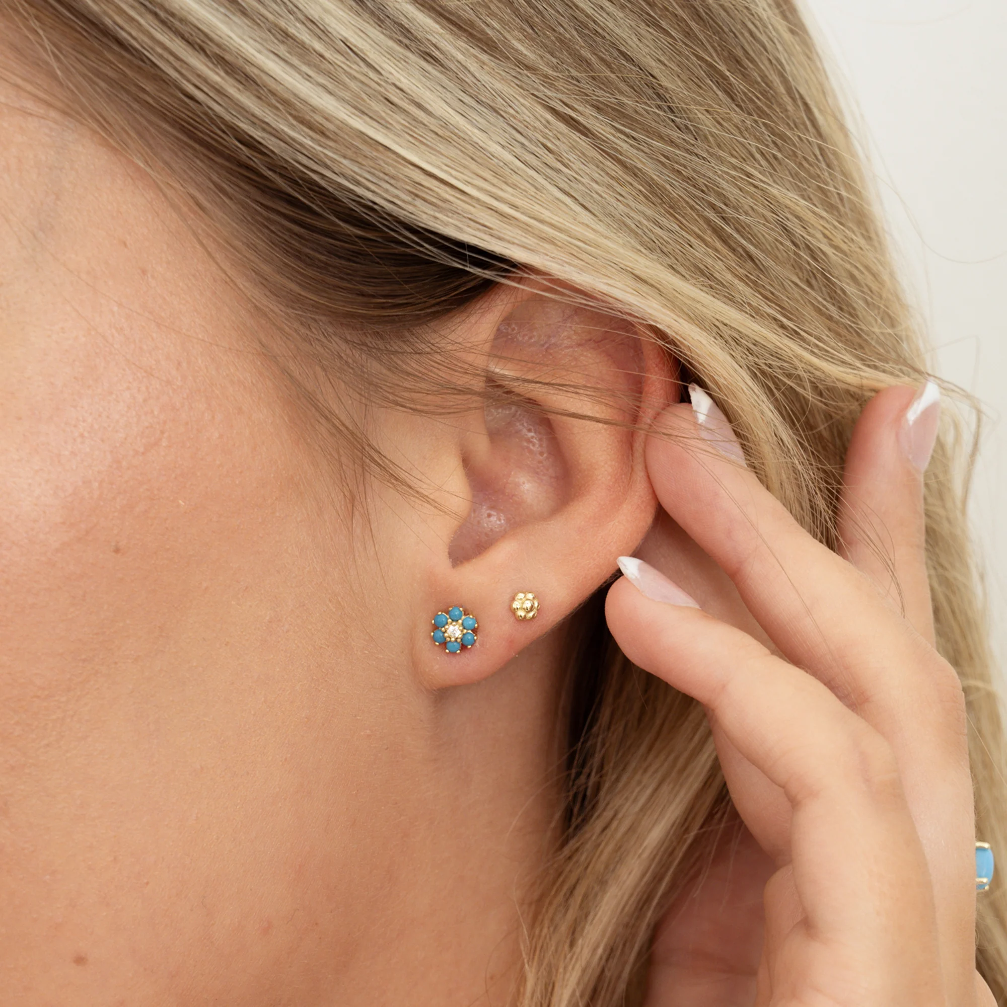 Turquoise Flower Studs - Image 4