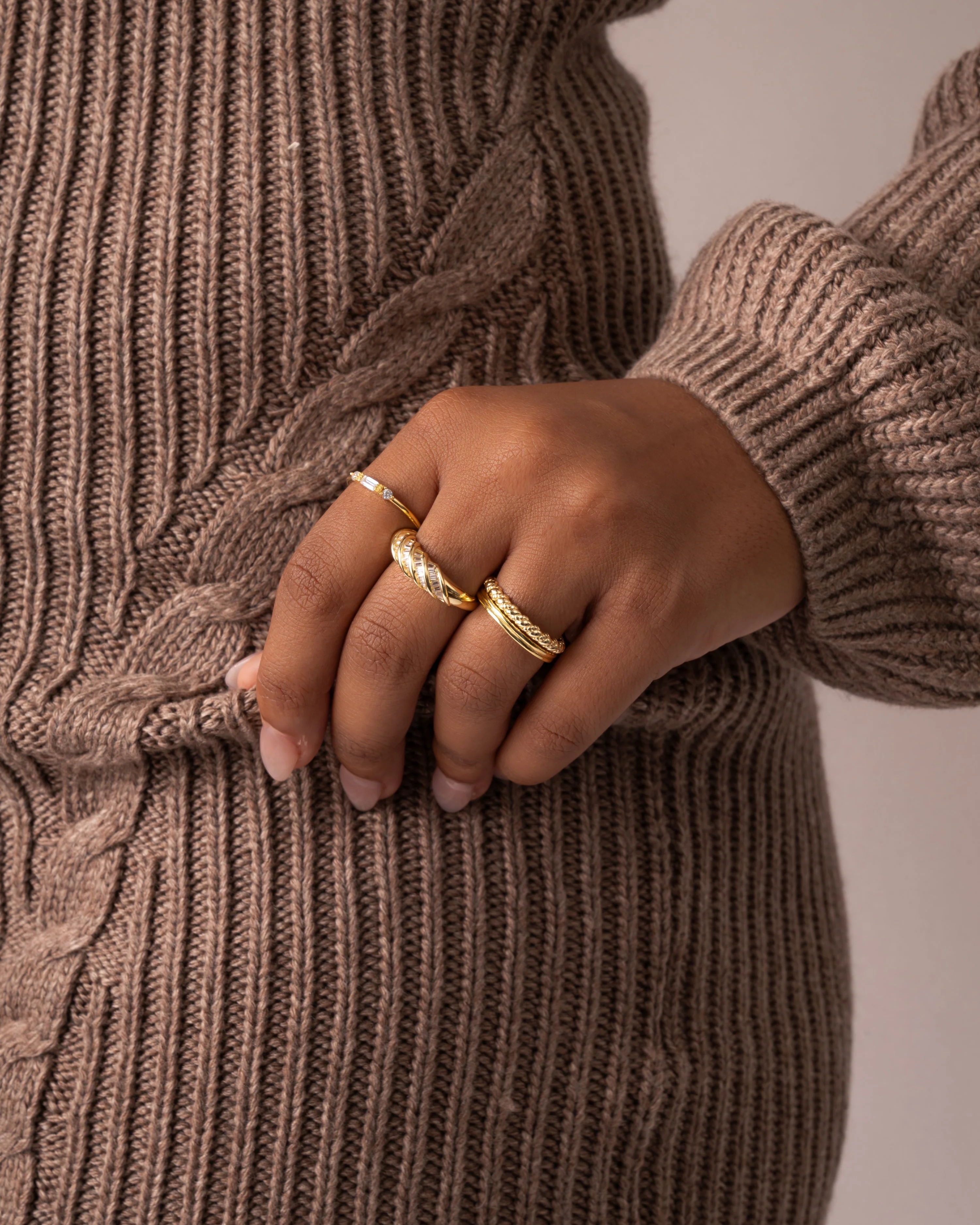 White CZ Baguette Ring - Image 4