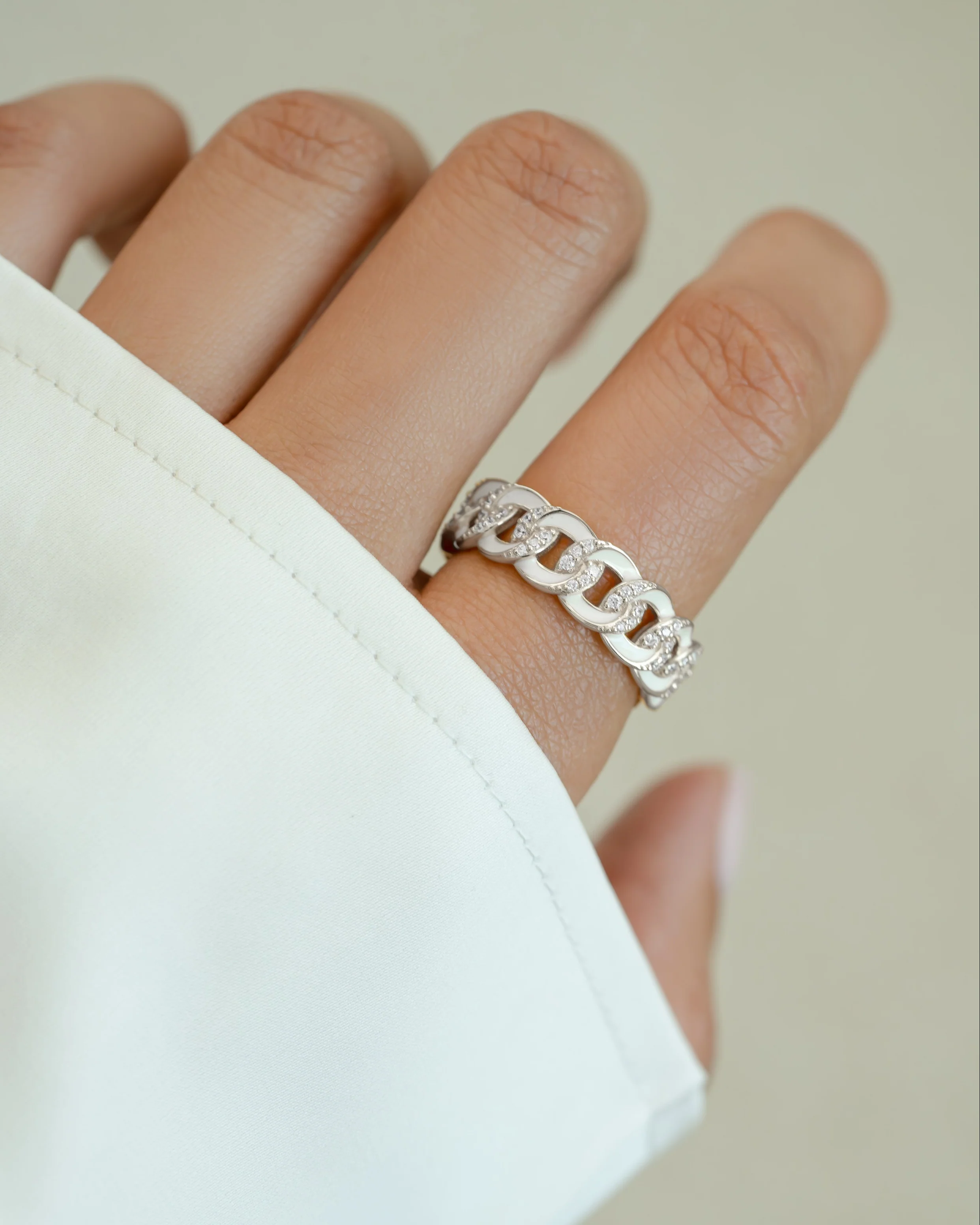 White Enamel Chain Ring - Image 4